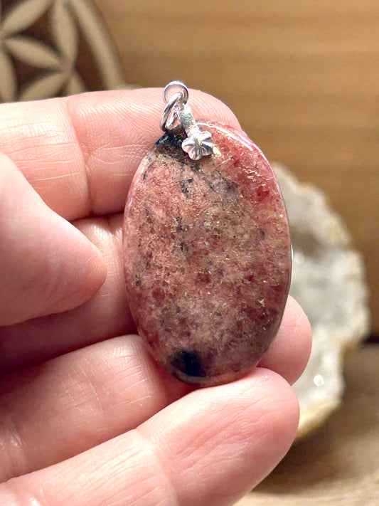 Pendentif de rhodonite