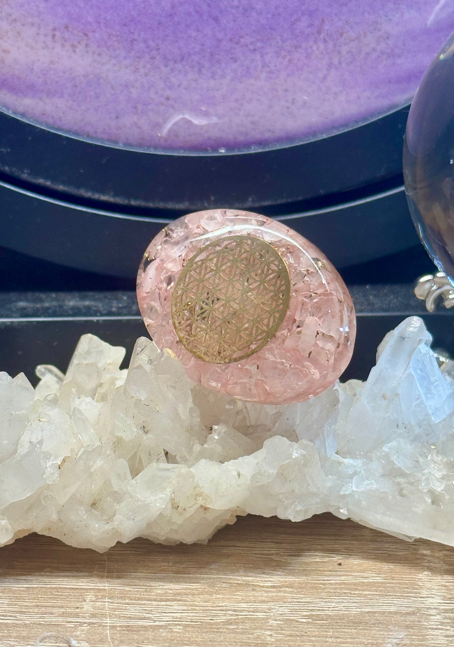 Petit Galet d’Orgonite Quartz Rose