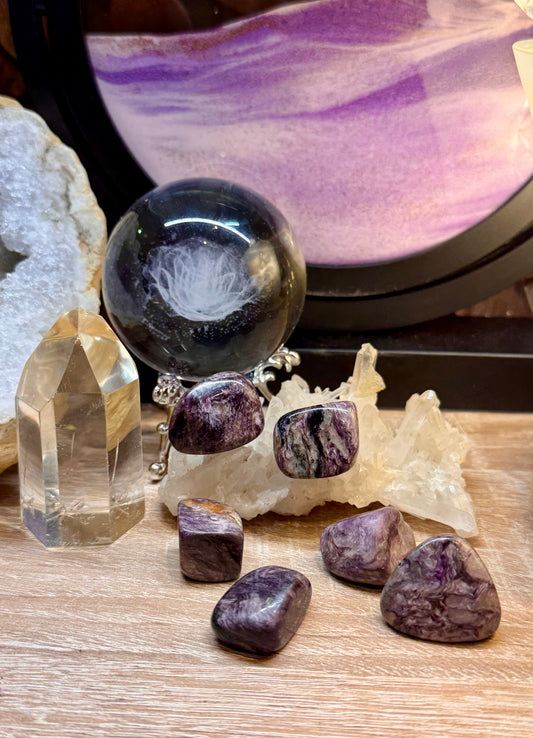 Pierres roulées de Charoïte