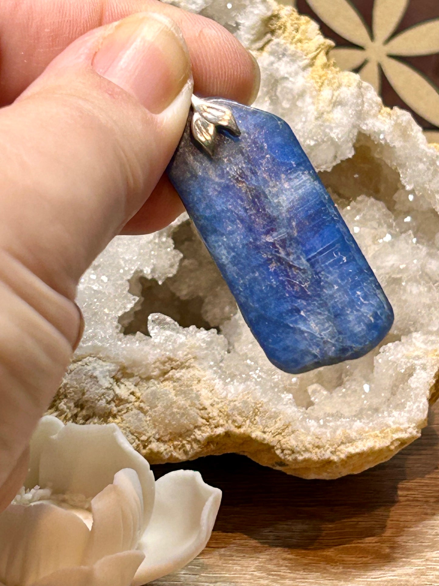 Pendentif de cyanite