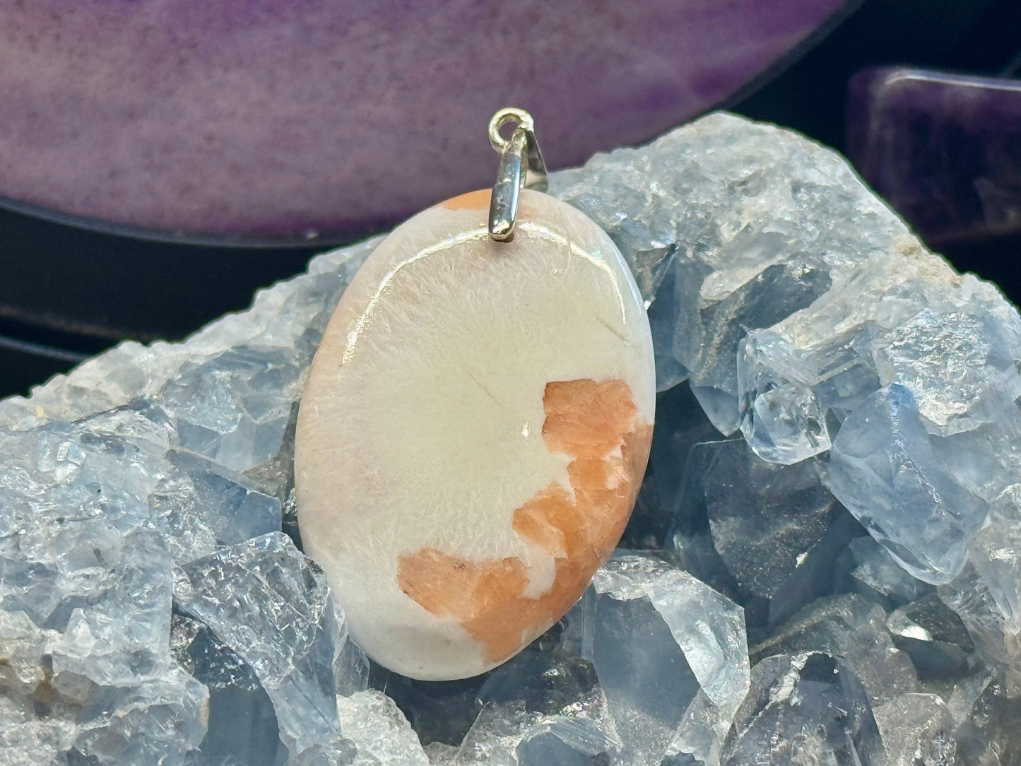 Pendentif de Scolécite