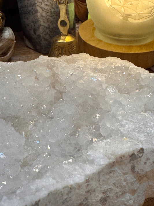 Géode de quartz blanc 1,240kg