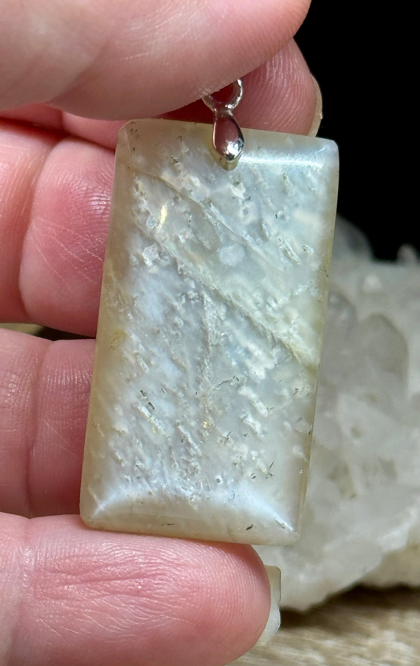 Pendentif de Pierre de lune nacrée