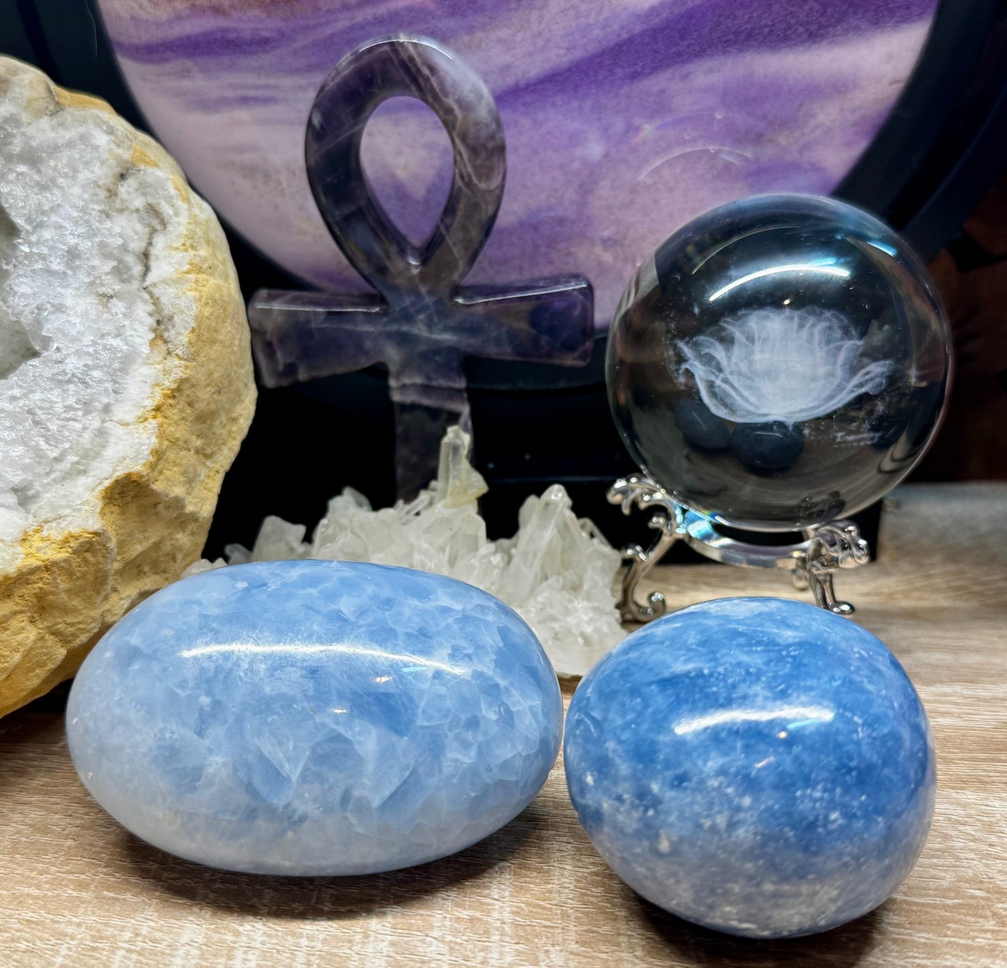 Gros galets de calcite bleue