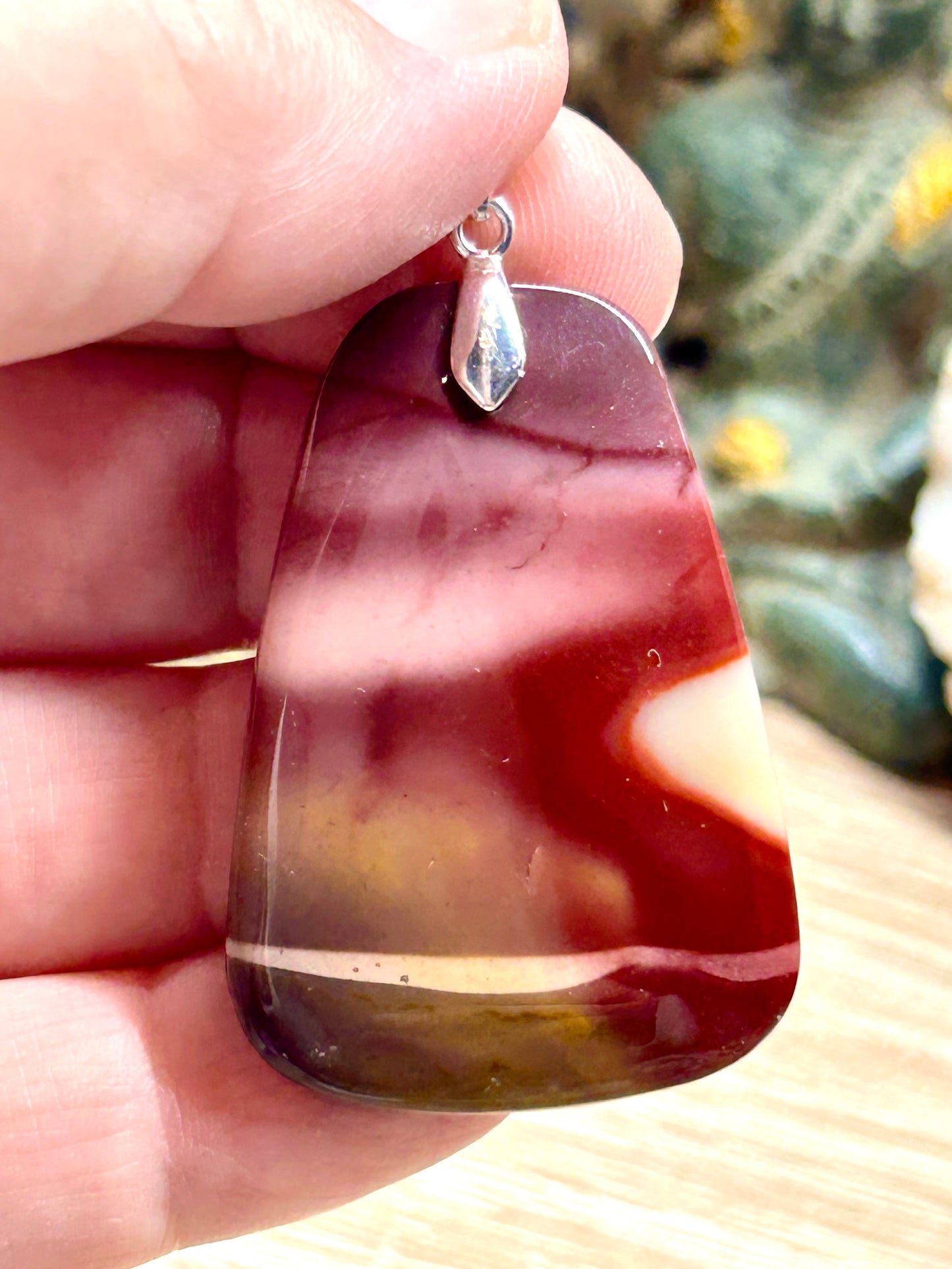 Pendentif de jaspe mokaïte