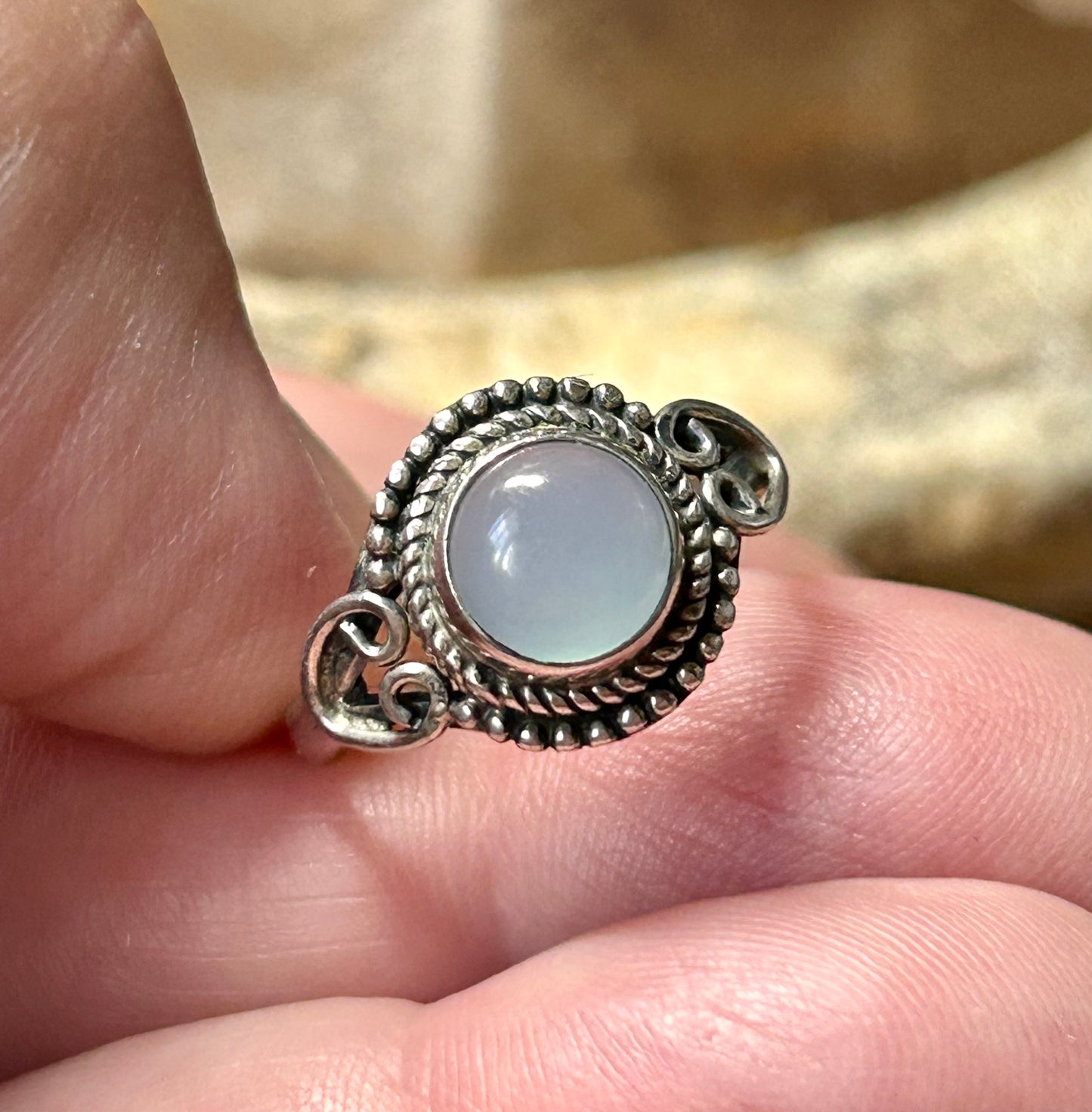 Bague en argent 925 et calcédoine bleue