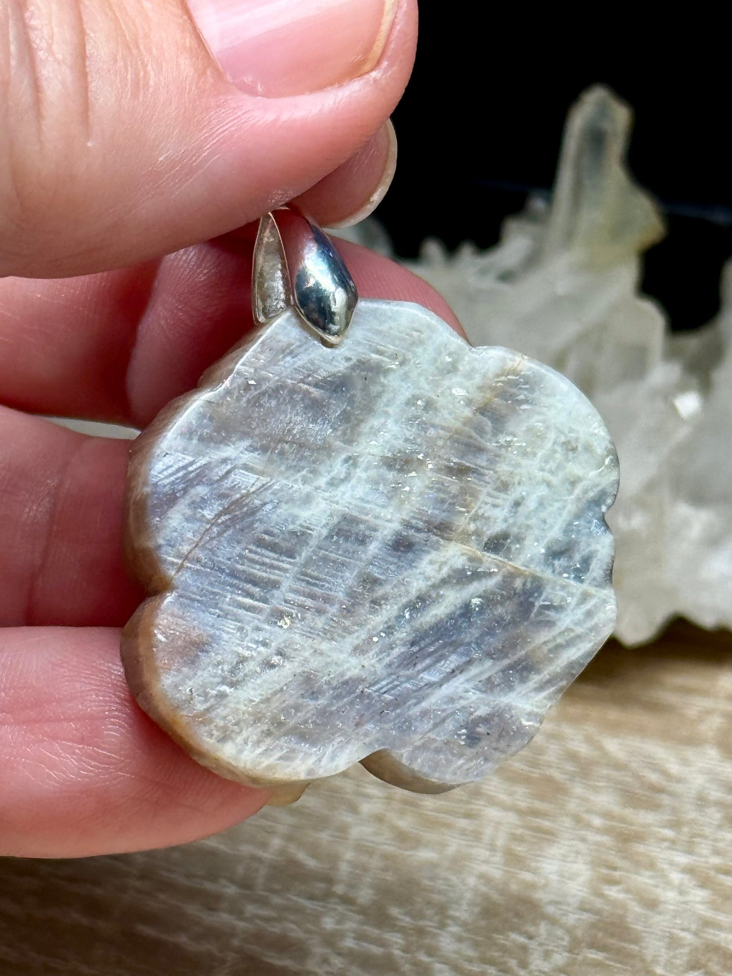 Pendentif en Pierre de lune - Forme de Rose