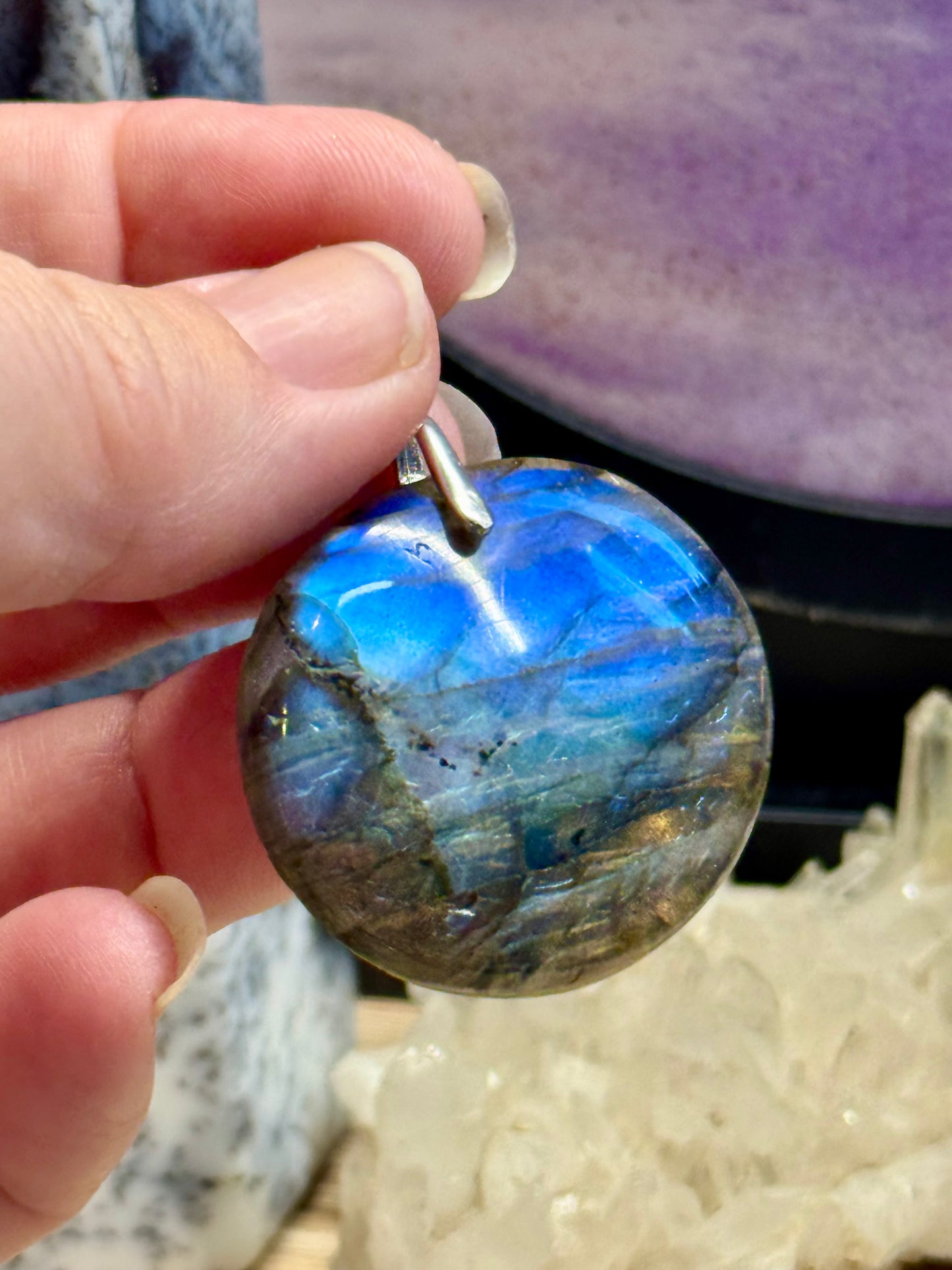 Pendentif de labradorite couché