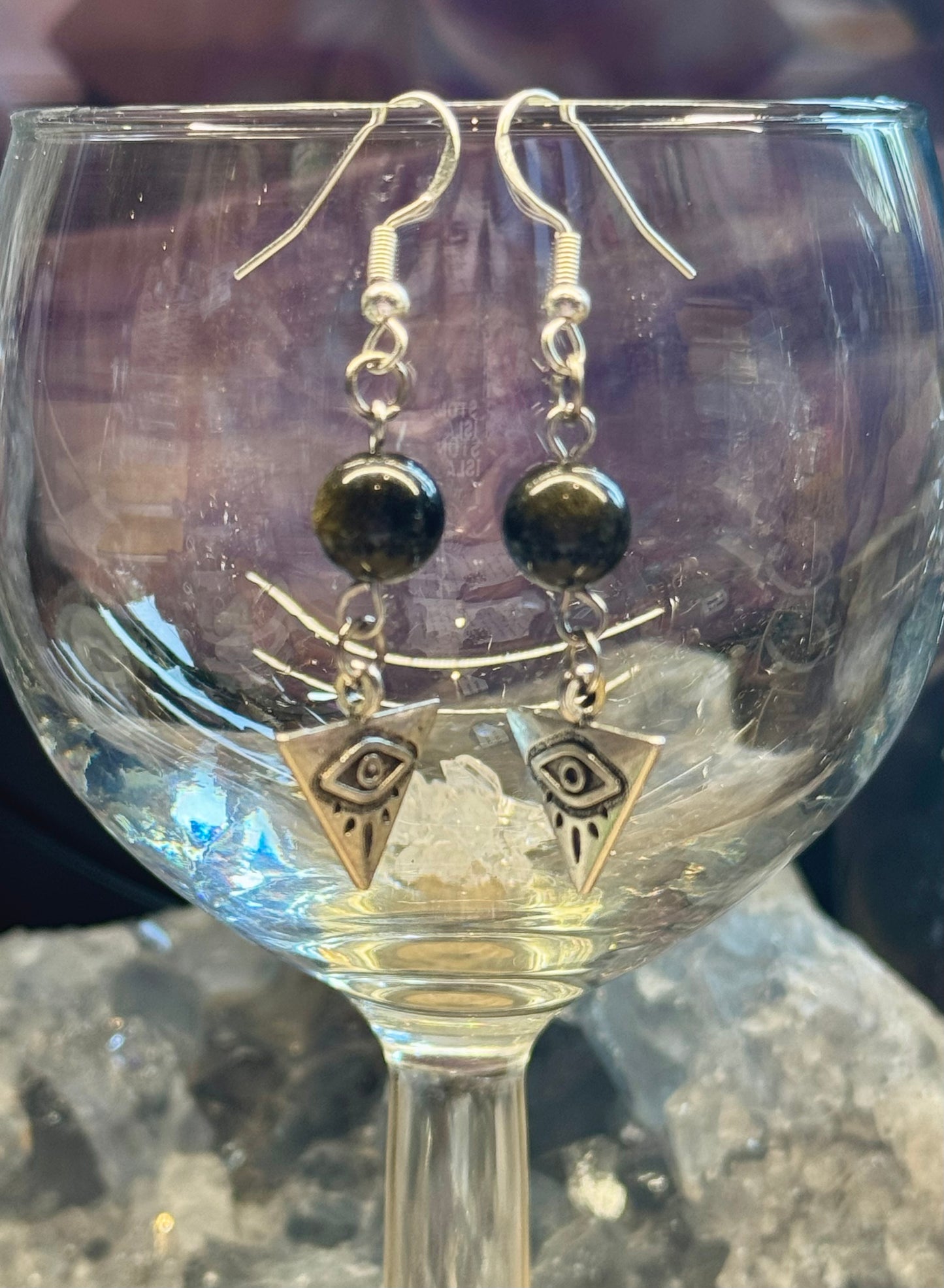Boucles d’oreilles pendantes Obsidienne Dorée et Oeil d’Horus