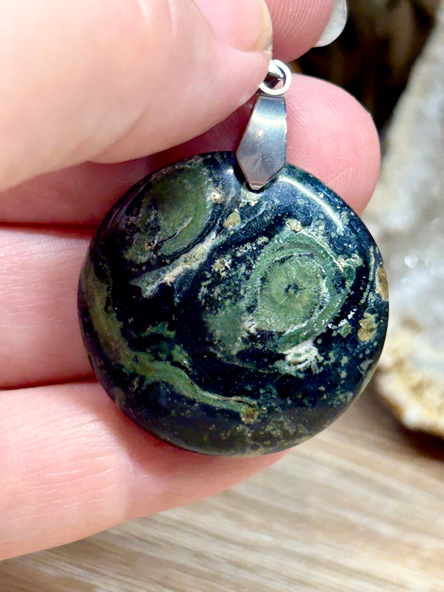 Pendentif de jaspe kambaba