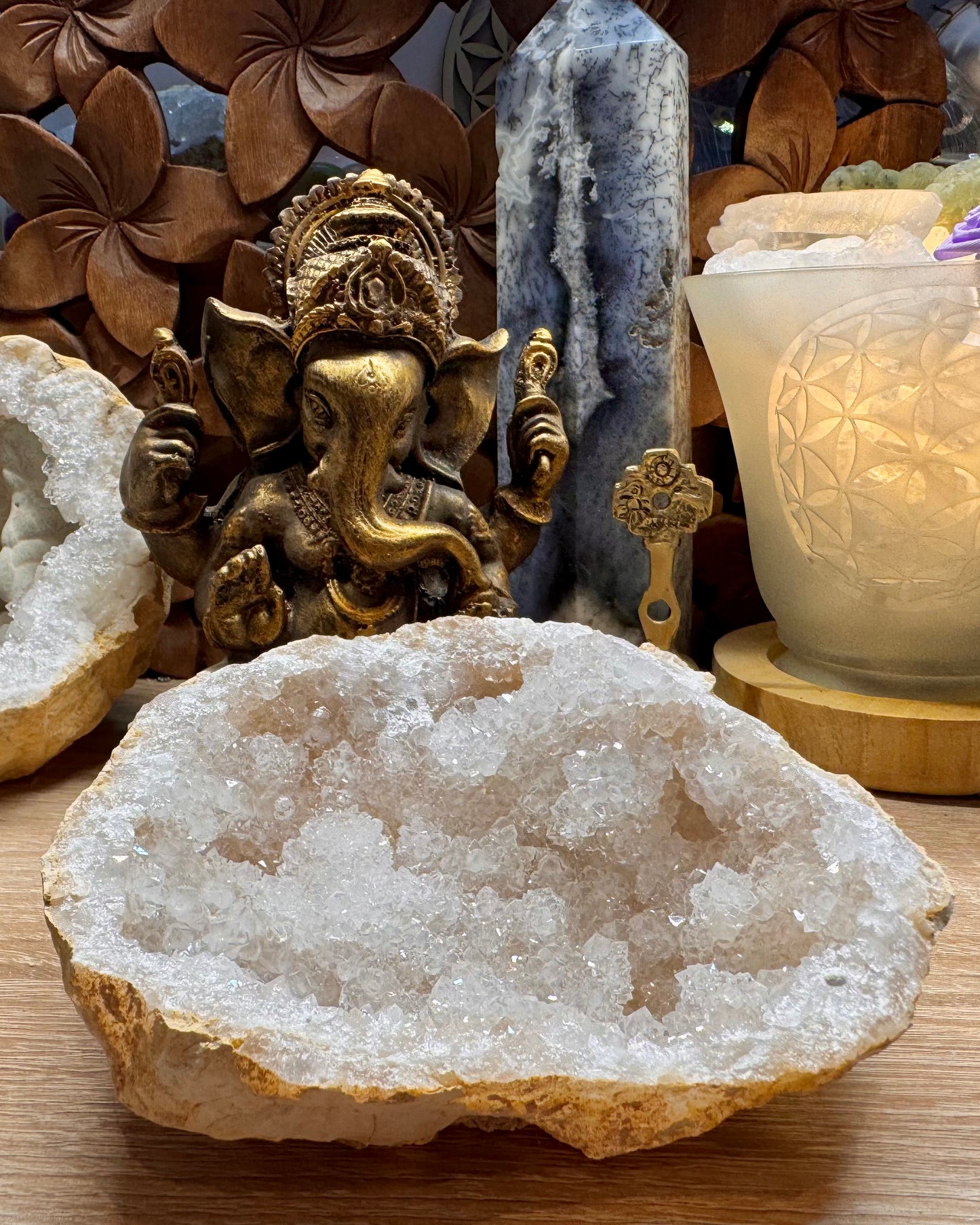 Géode de quartz blanc