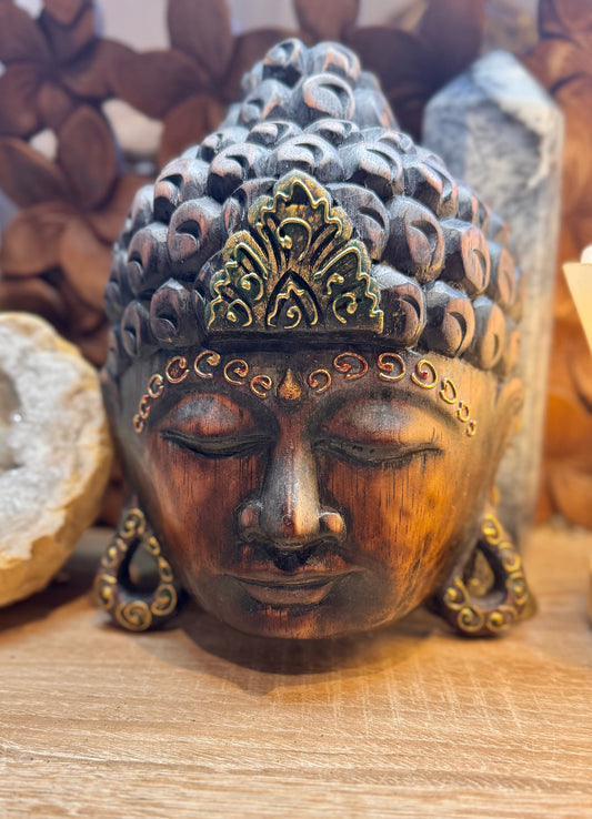 Tête de Bouddha sculpté