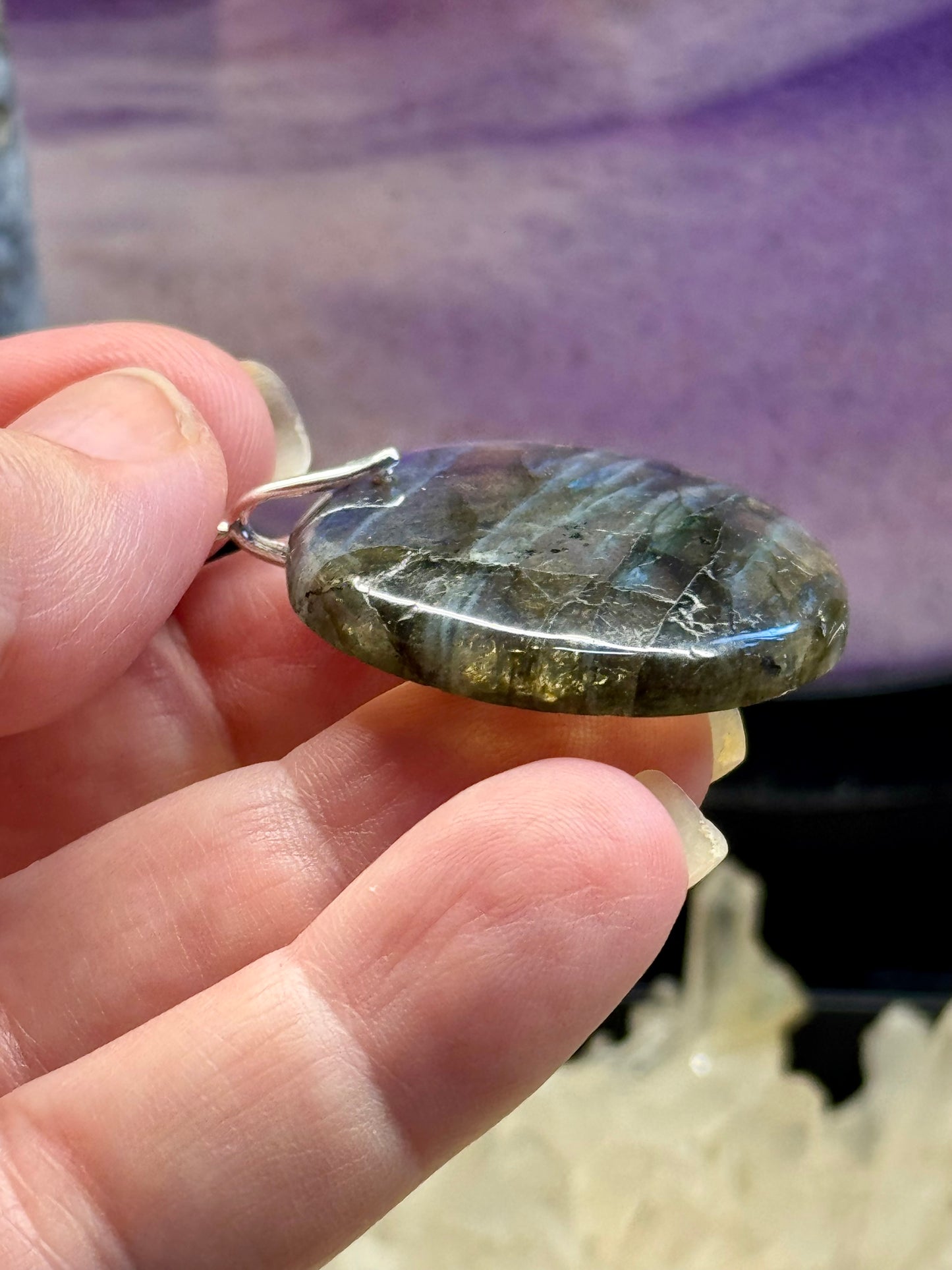 Pendentif de labradorite couché