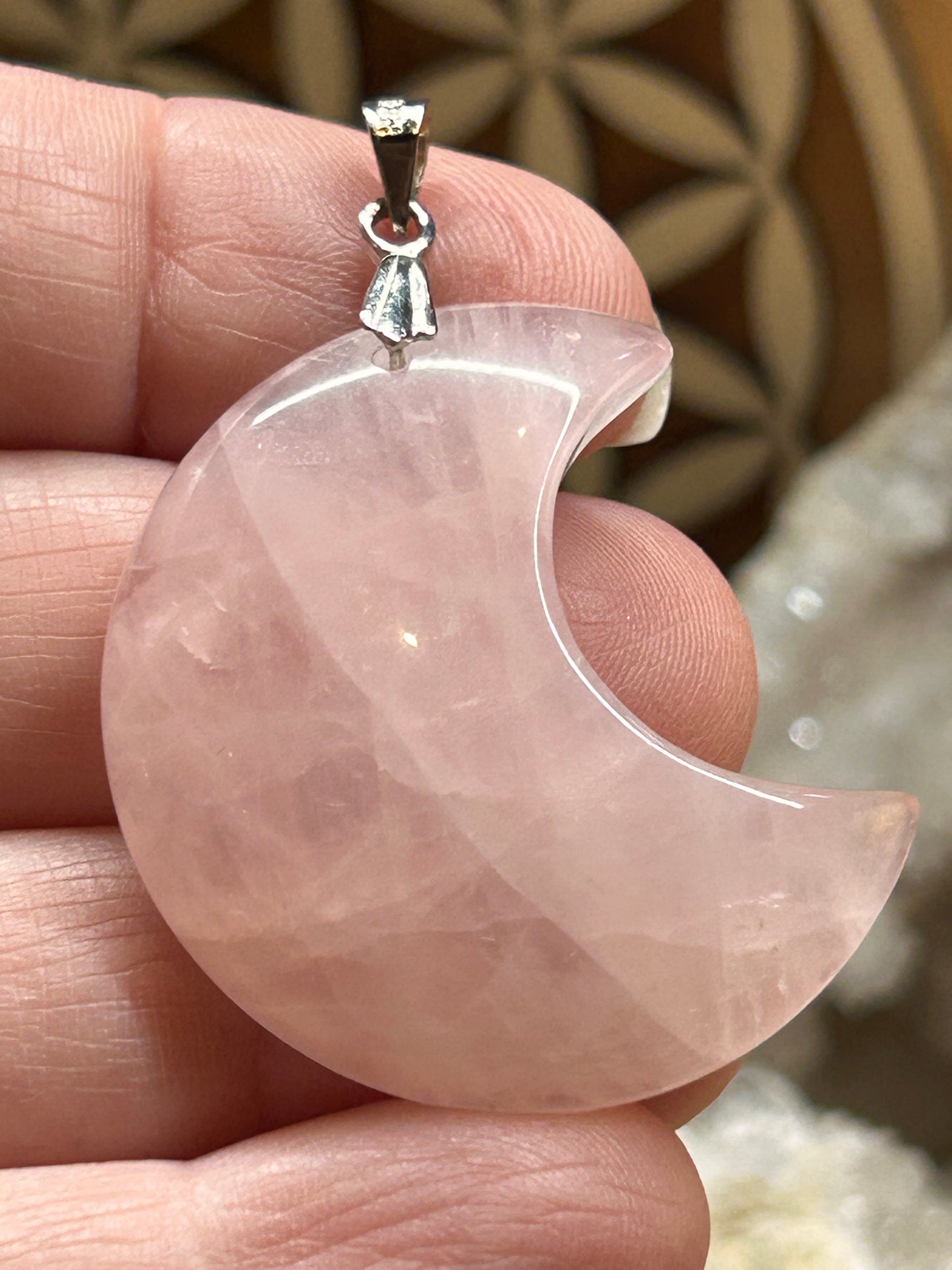 Pendentif de quartz rose croissant de lune