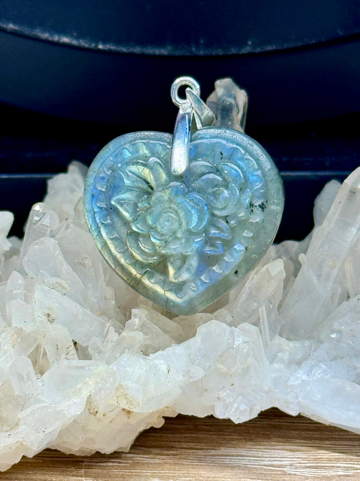 Pendentif en Labradorite Cœur Gravé