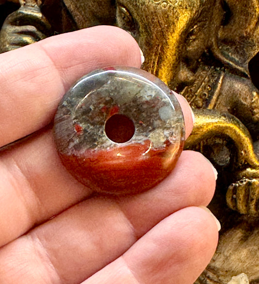 Donut de jaspe sanguin ou héliotrope
