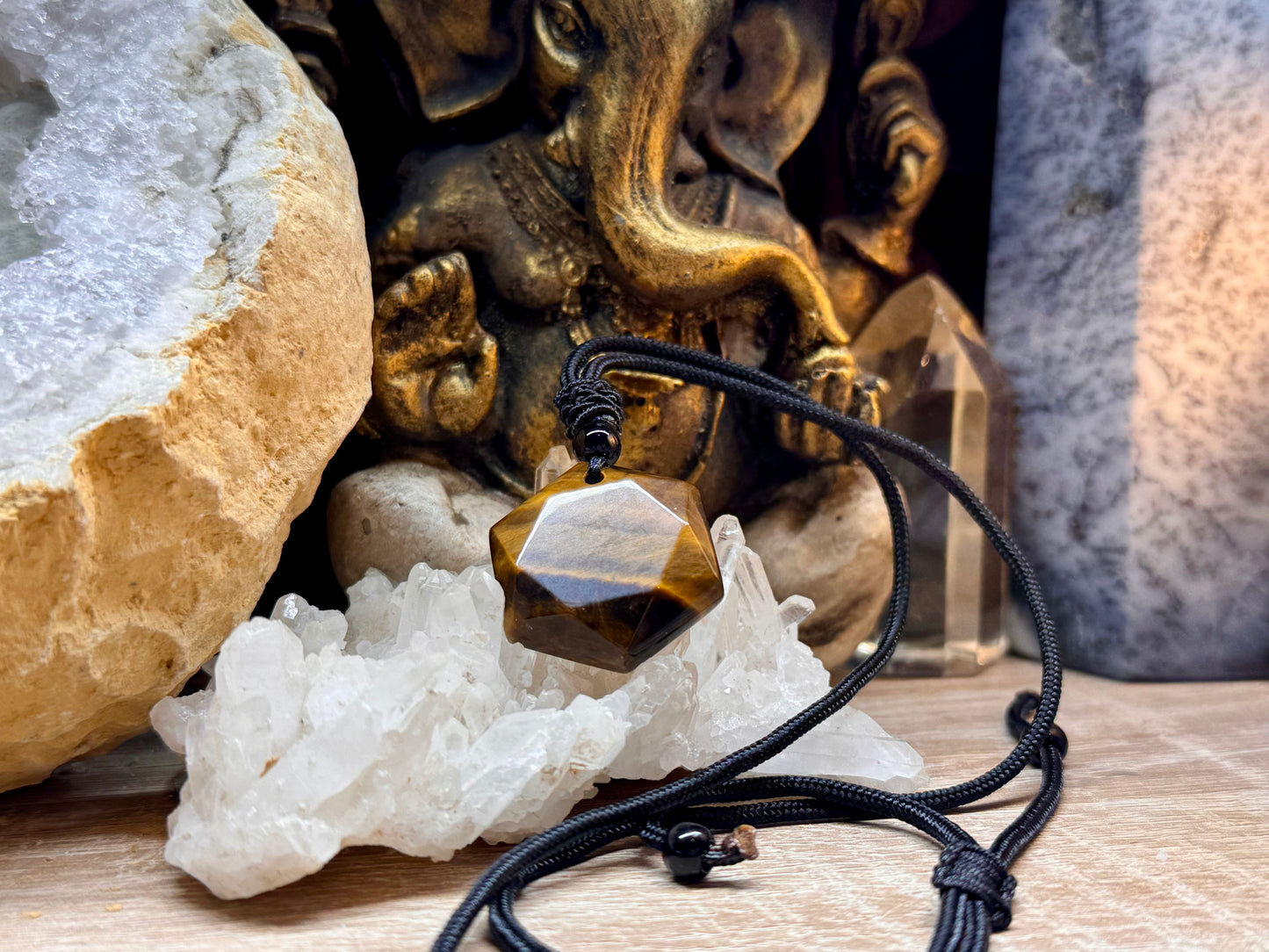 Collier avec sceau de Salomon Œil de tigre