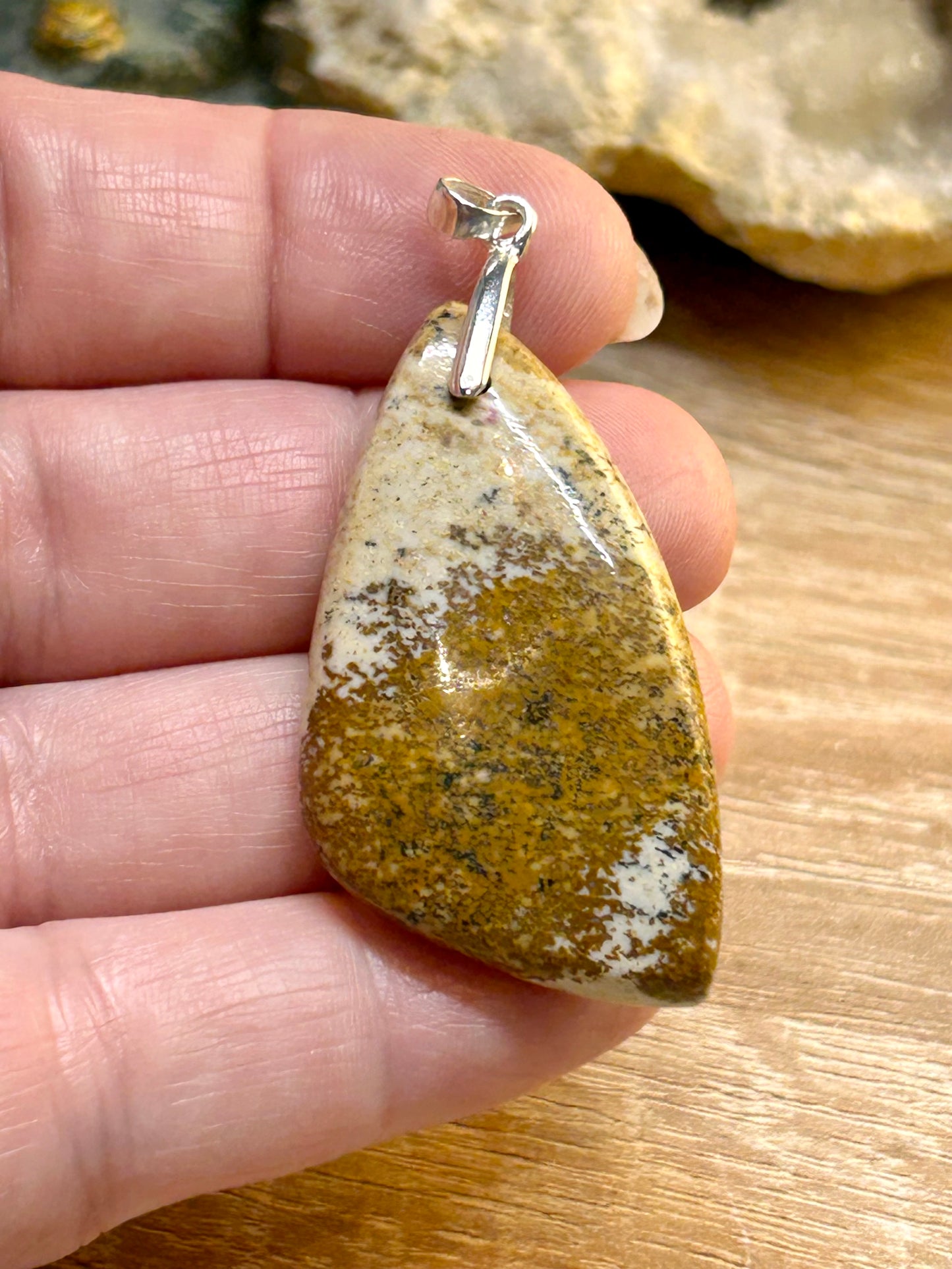 Pendentif de jaspe paysage