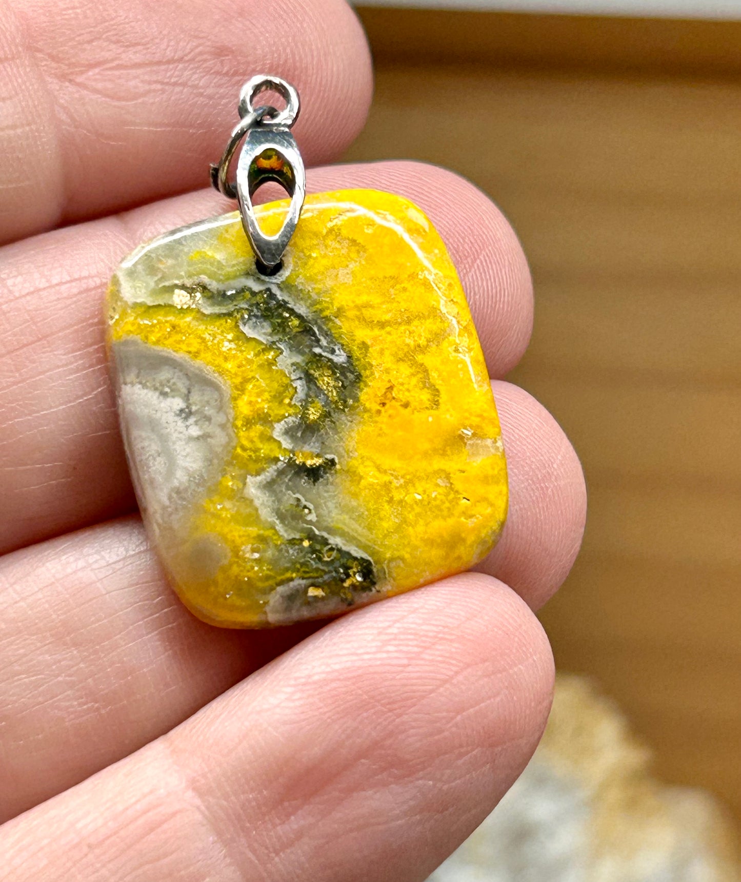 Pendentif de jaspe bumblebee