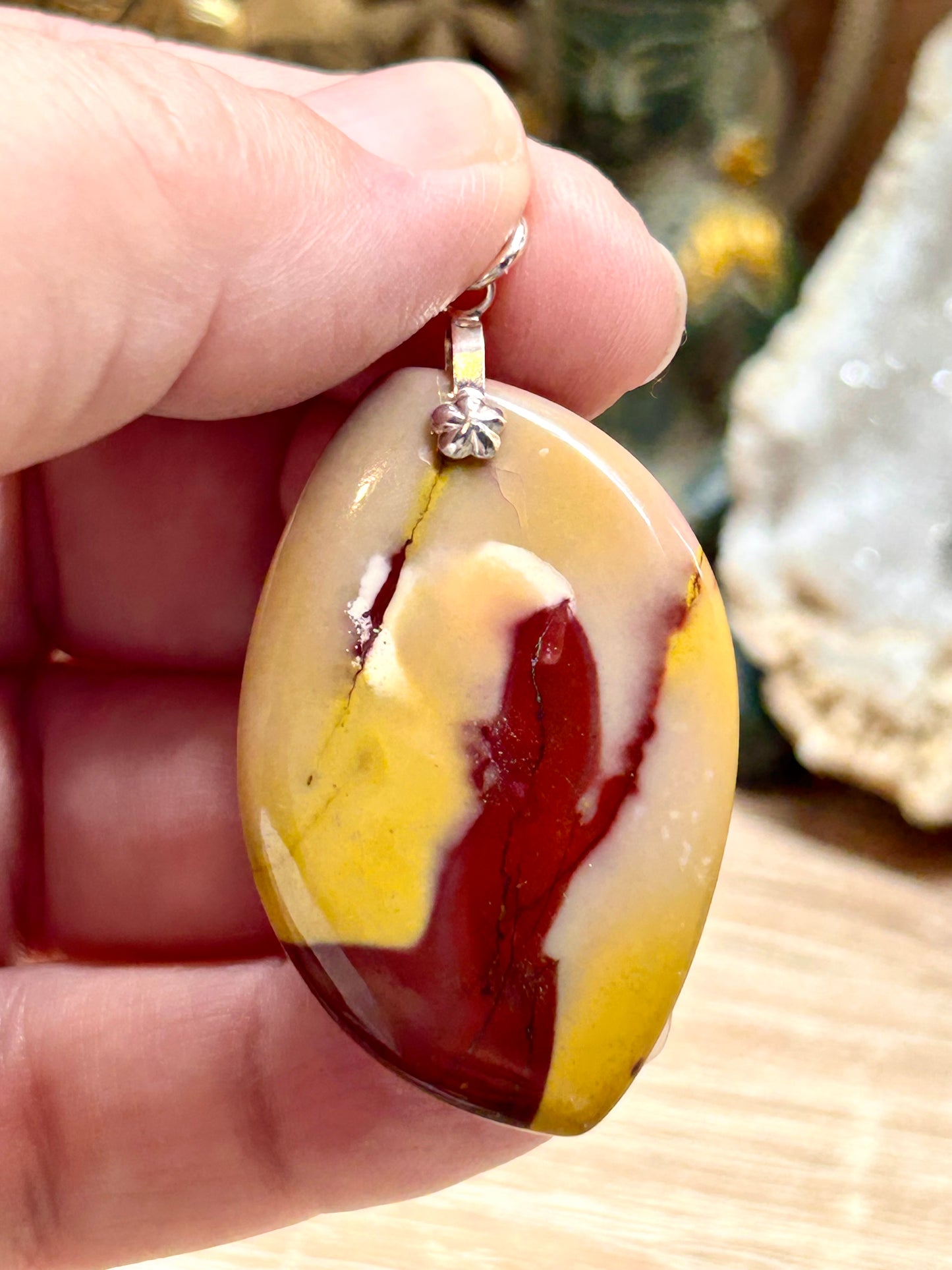 Pendentif de jaspe mokaïte