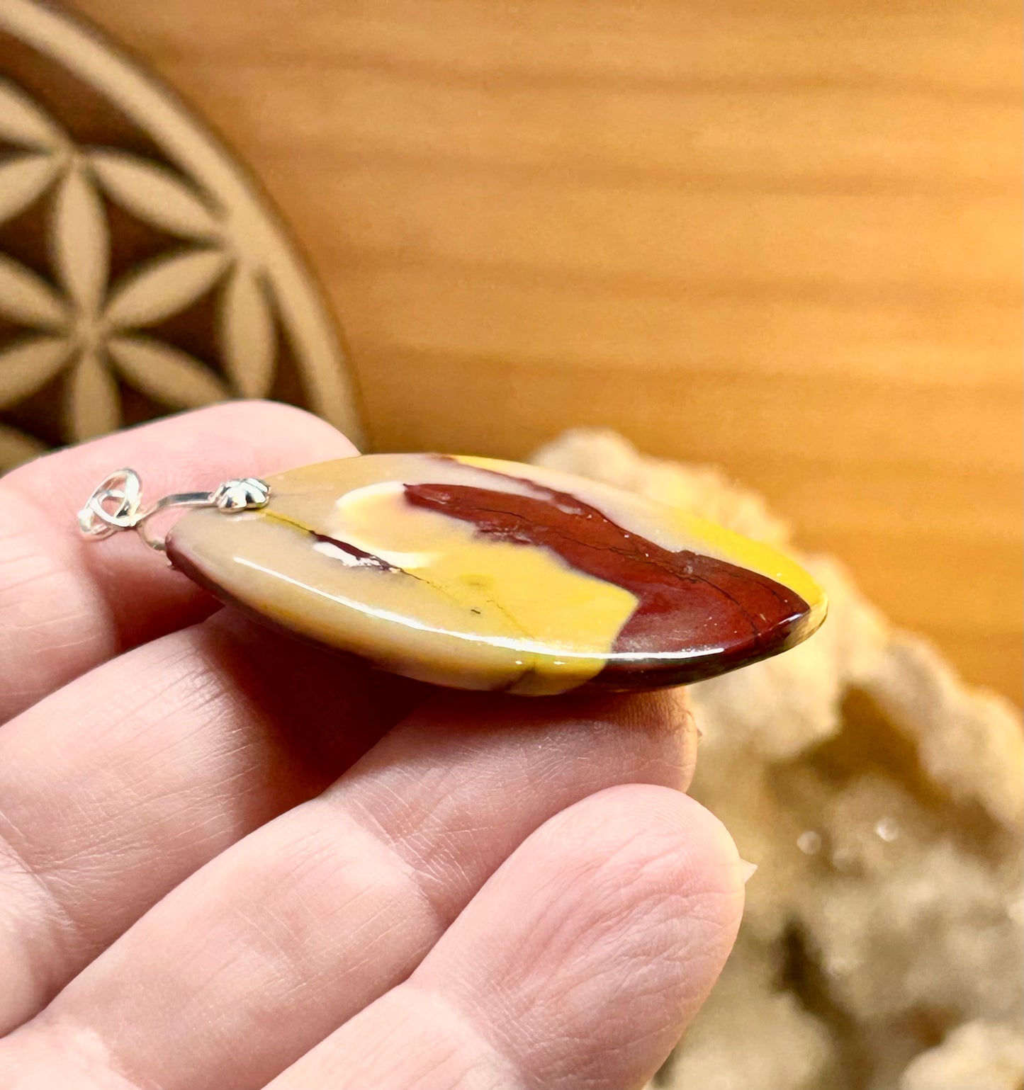 Pendentif de jaspe mokaïte