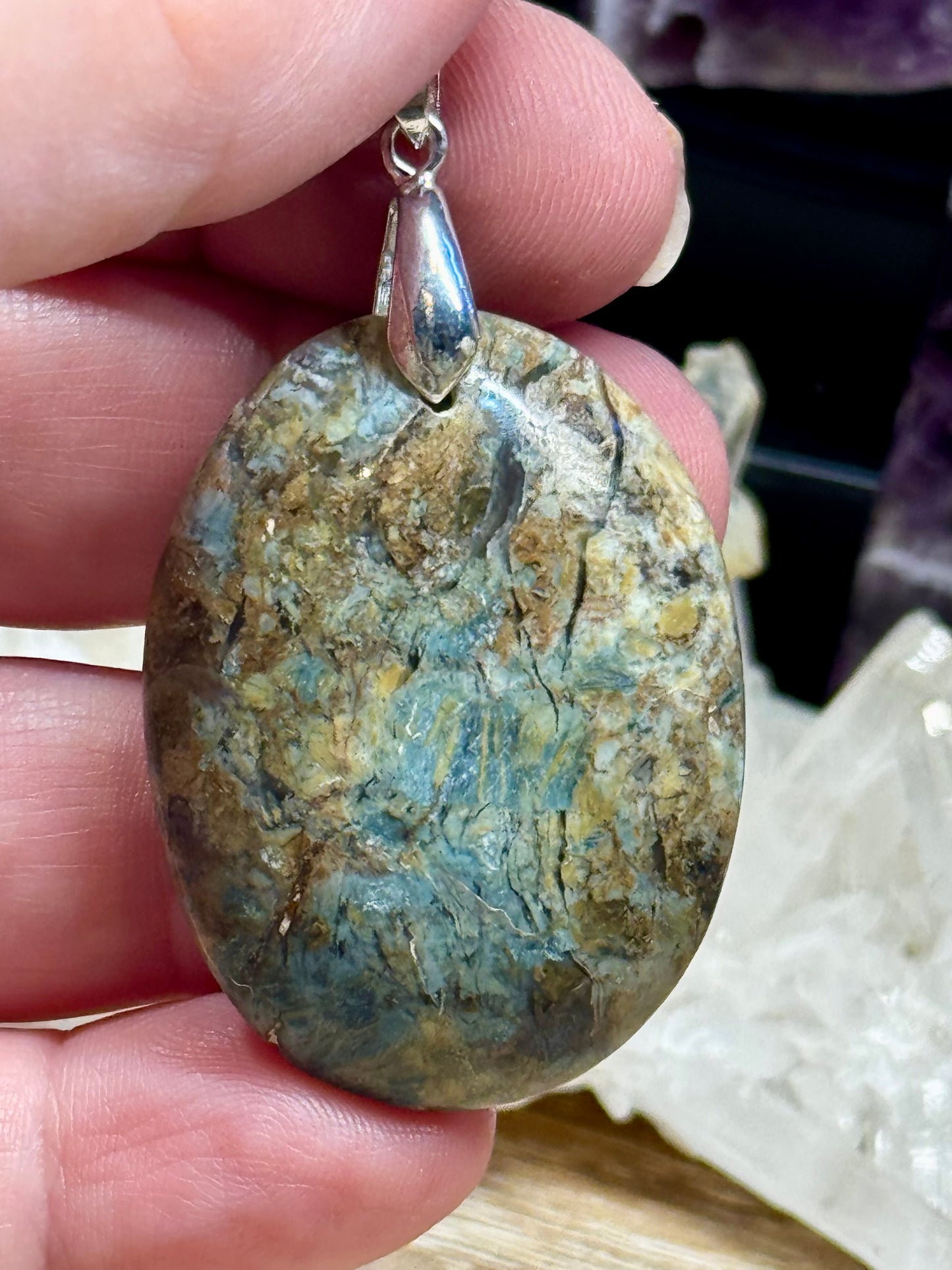 Pendentif d’opale Mahafaly