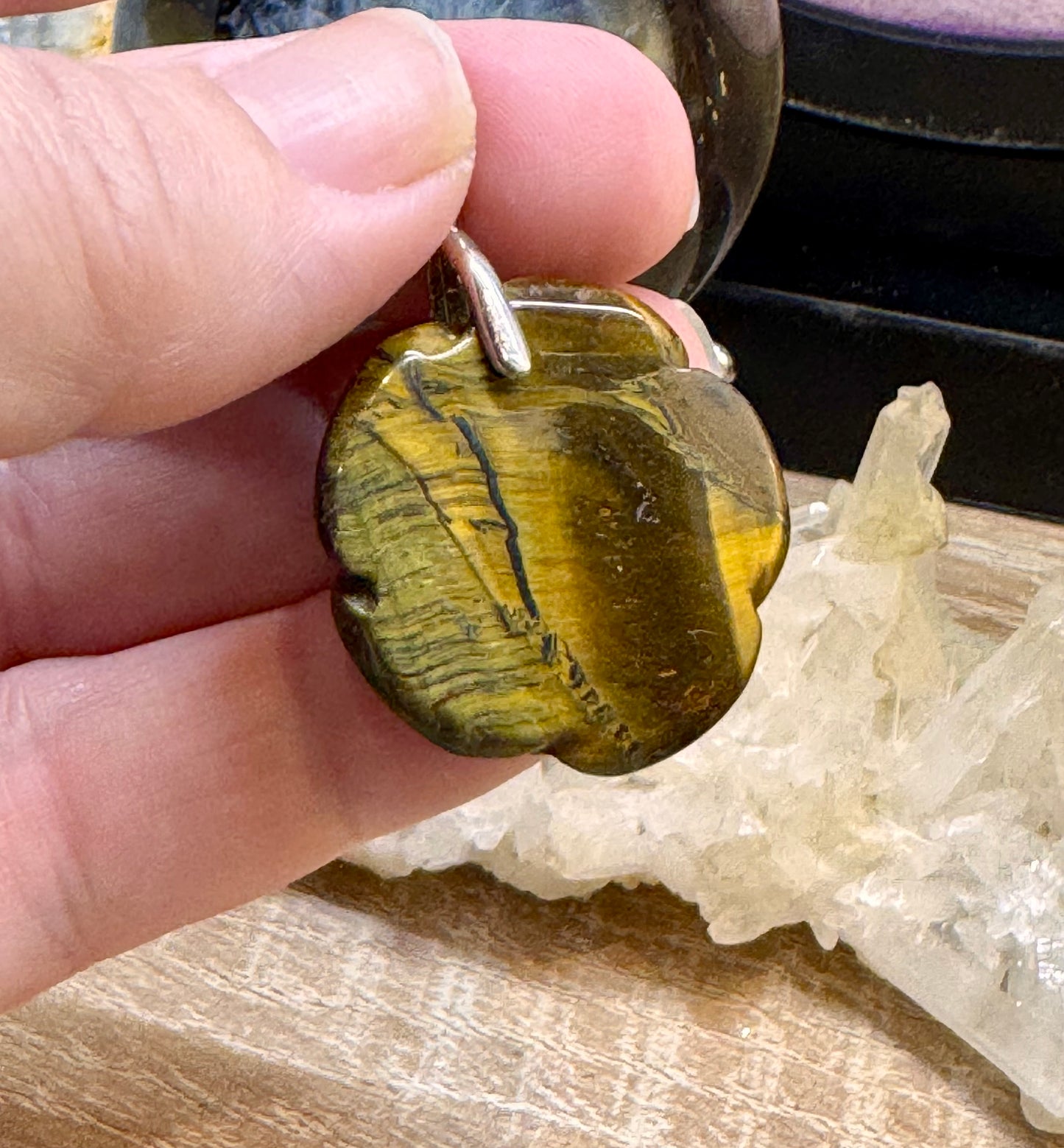 Pendentif Rose en œil de tigre