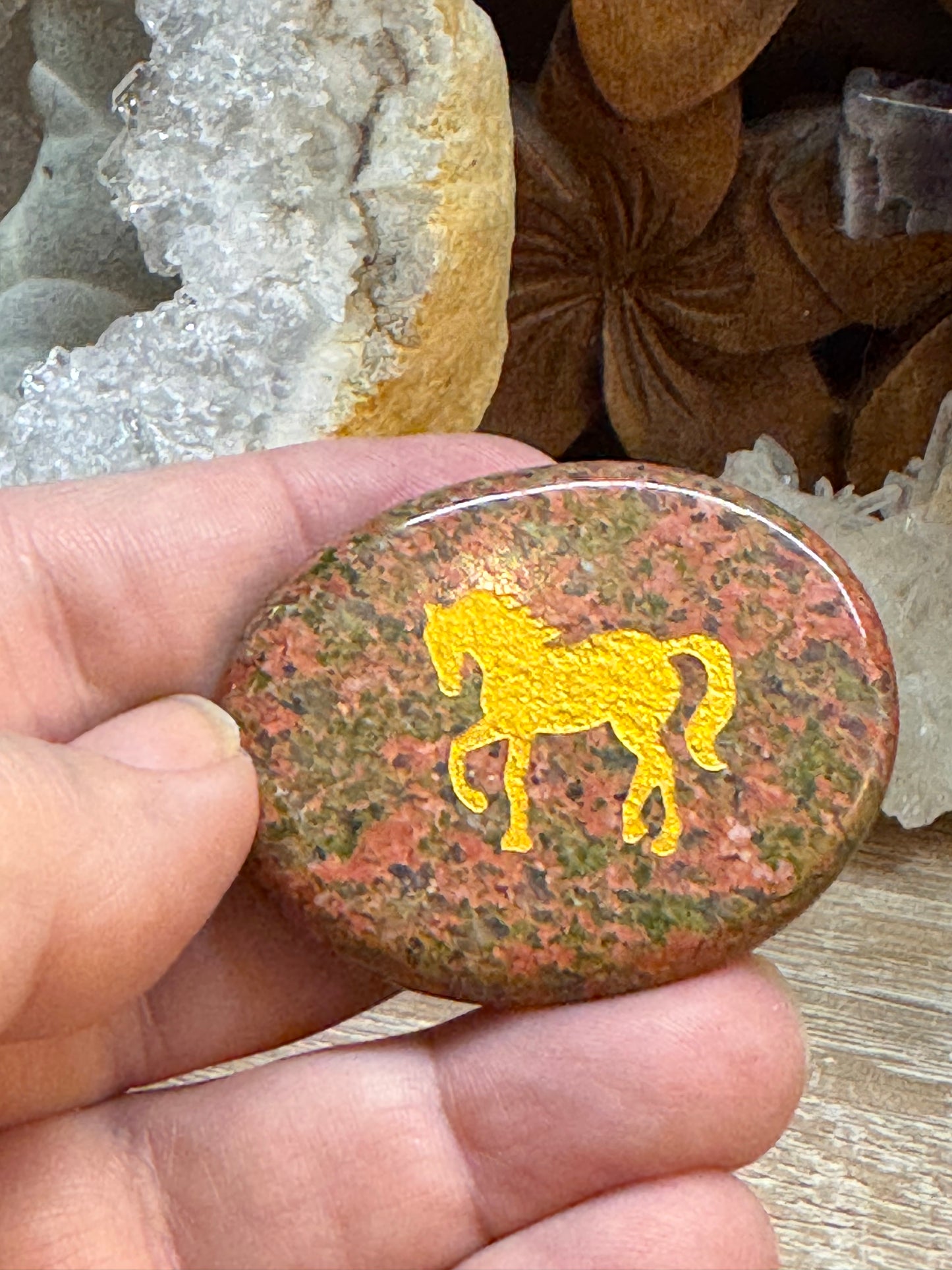 Galets gravés avec animaux