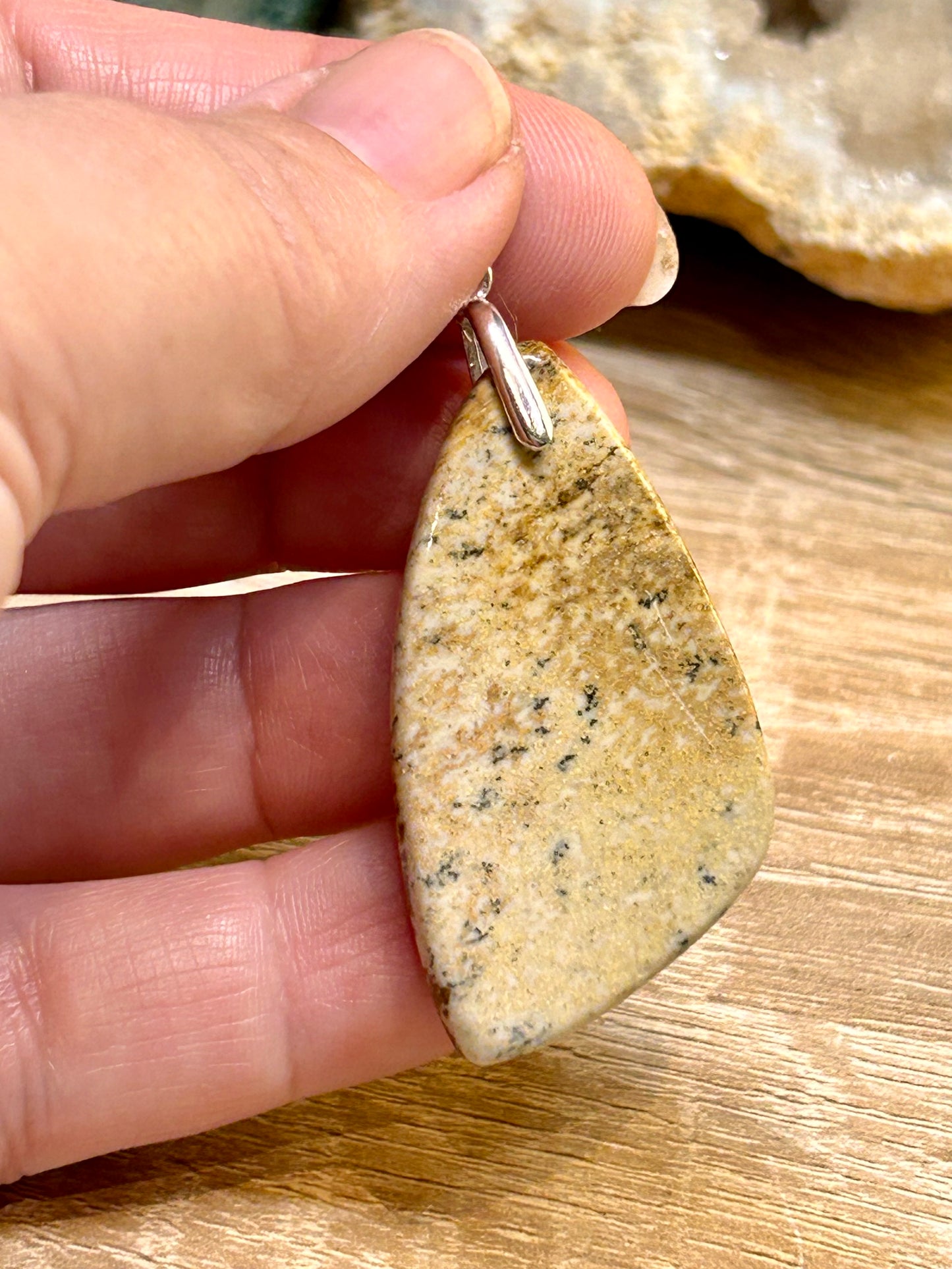 Pendentif de jaspe paysage