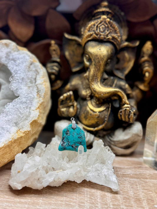 Pendentif de turquoise stabilisé