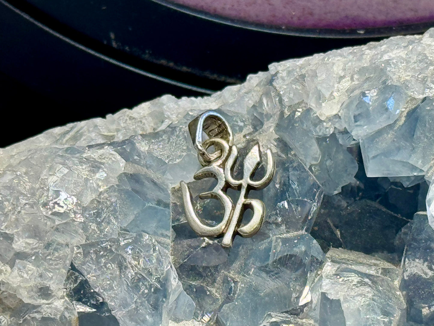 Pendentif Aum avec Trident