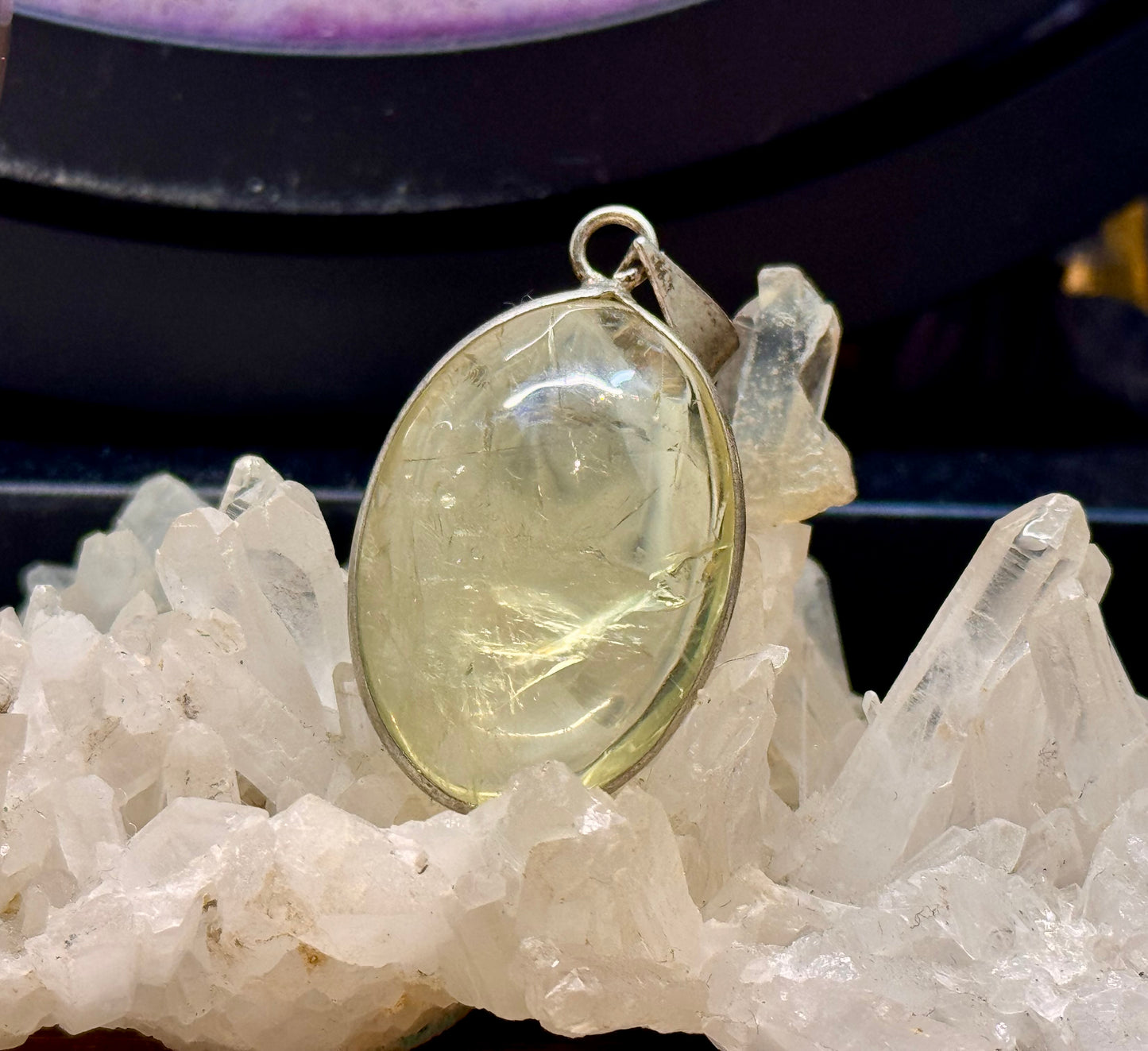 Pendentif cerclé de Quartz Rutile