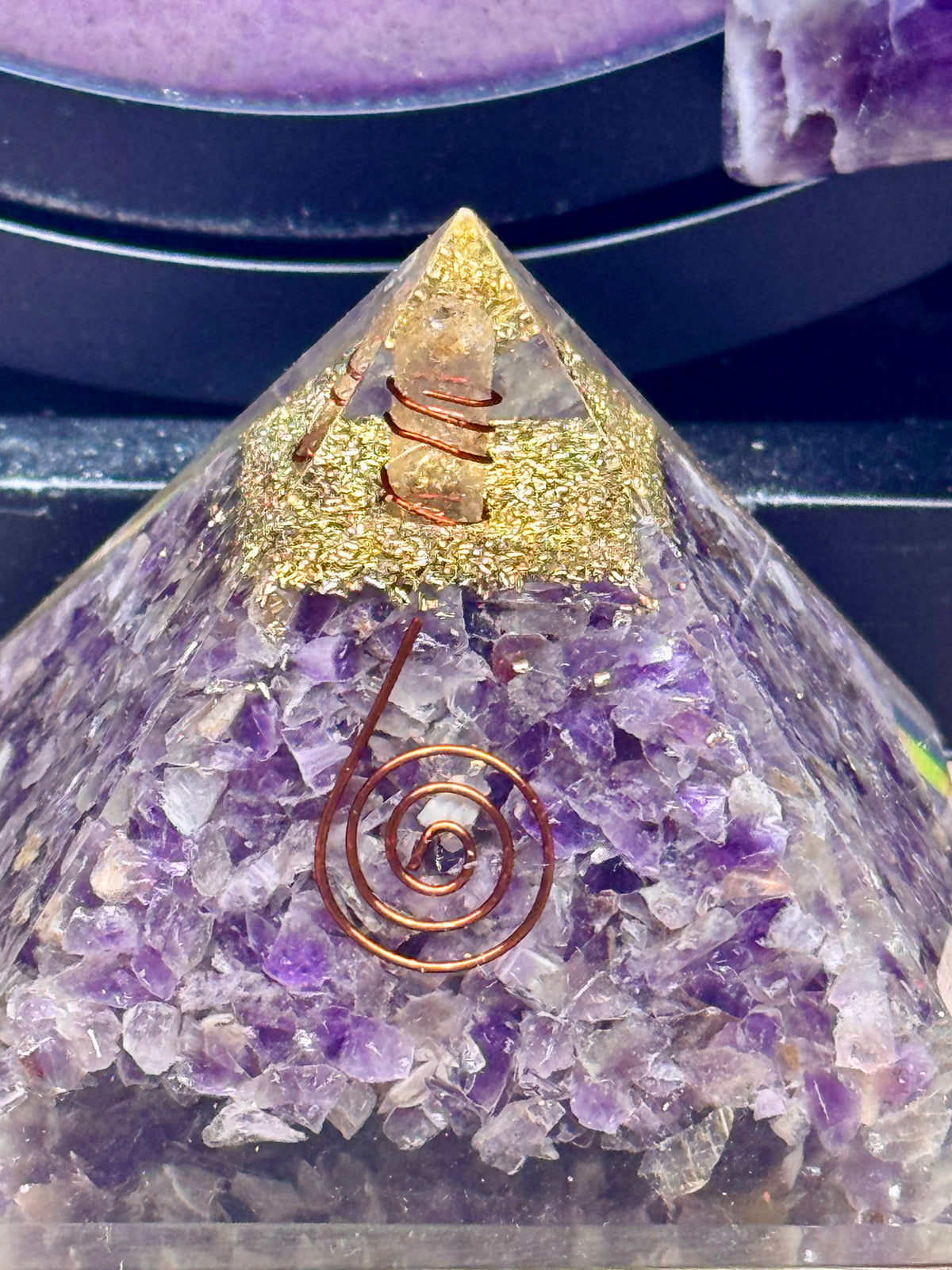 Orgonite pyramidale "Anti-stress et Lâcher prise"