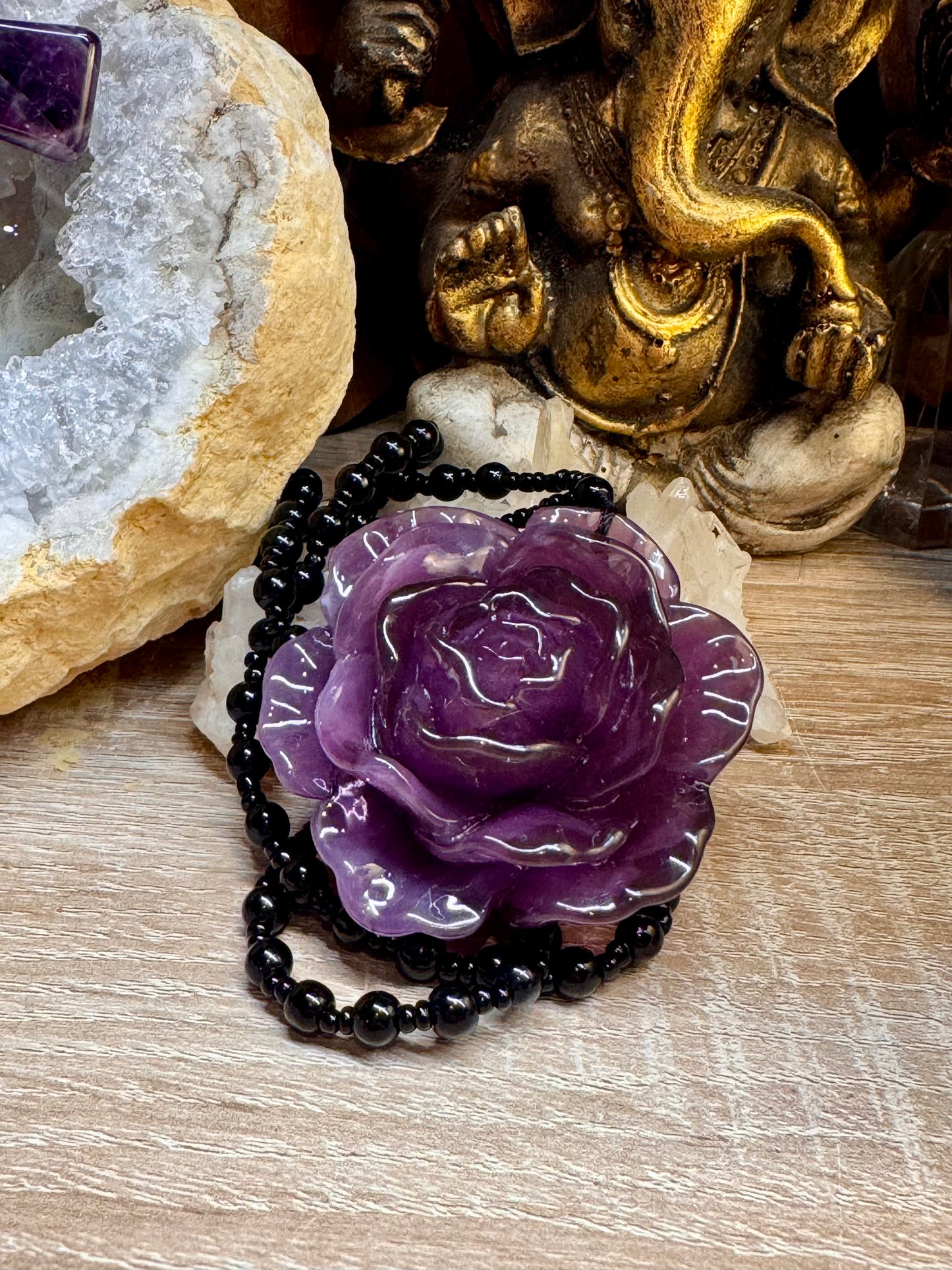 Collier Rose violette