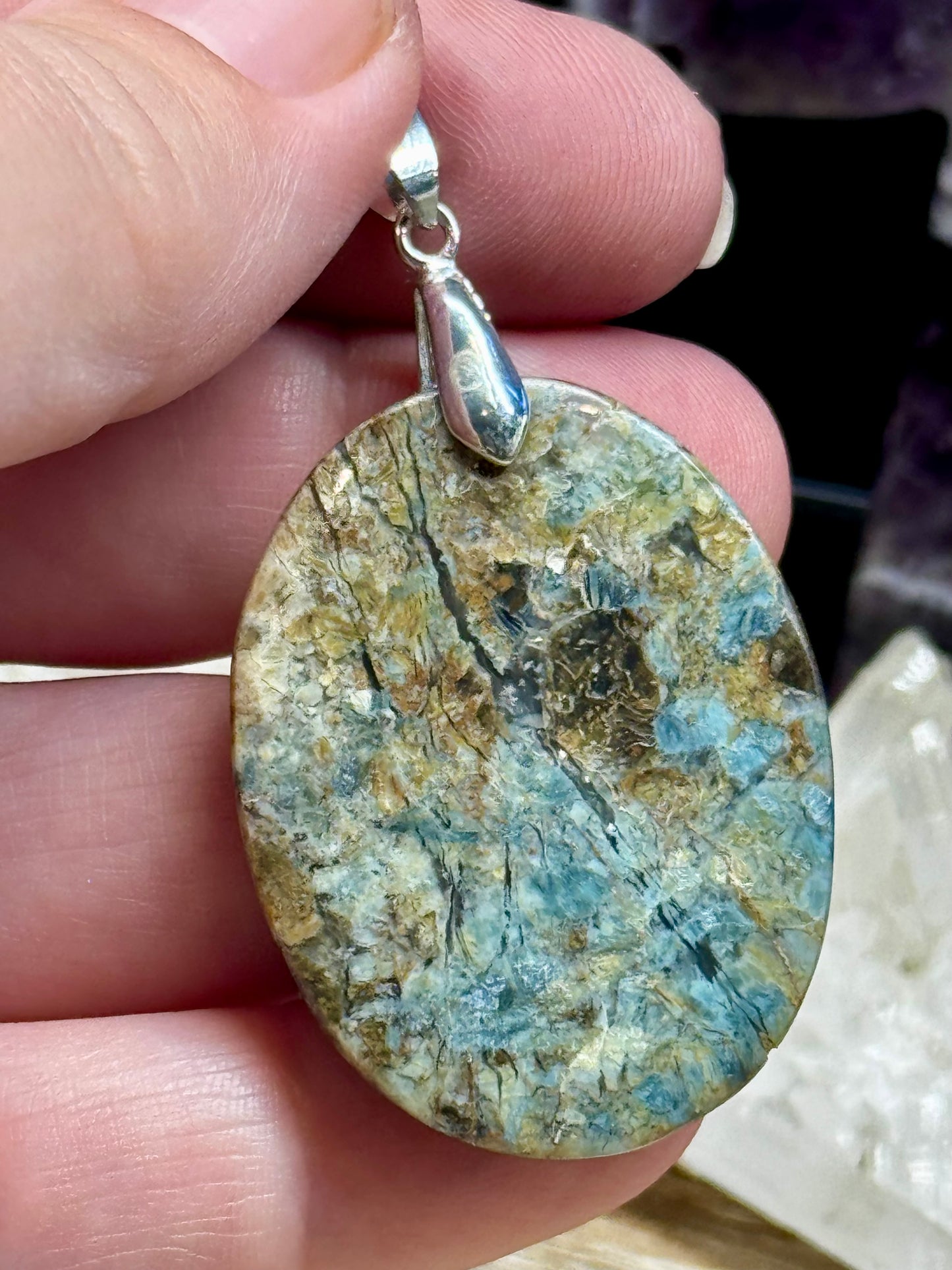 Pendentif d’opale Mahafaly