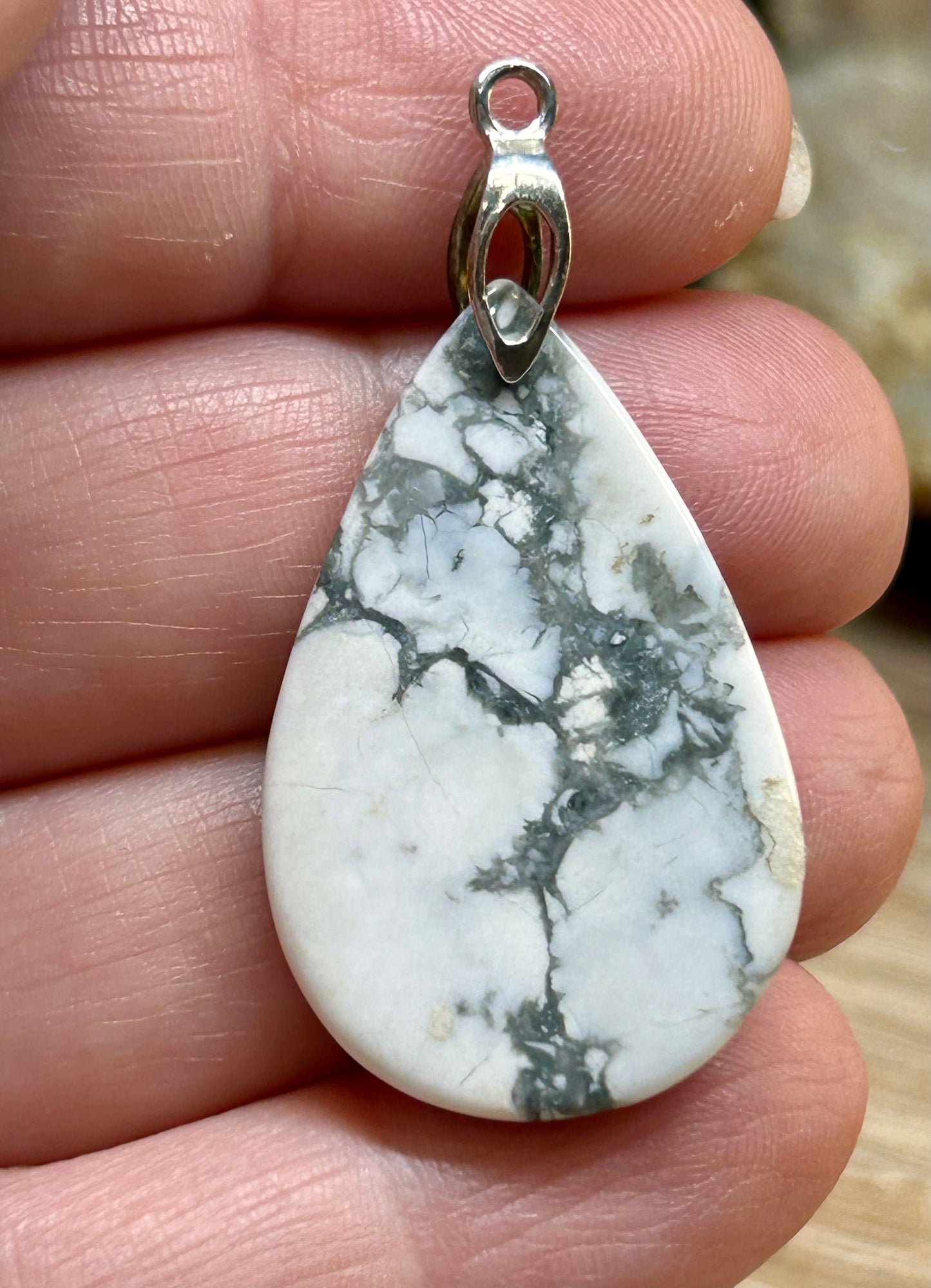 Pendentif de howlite