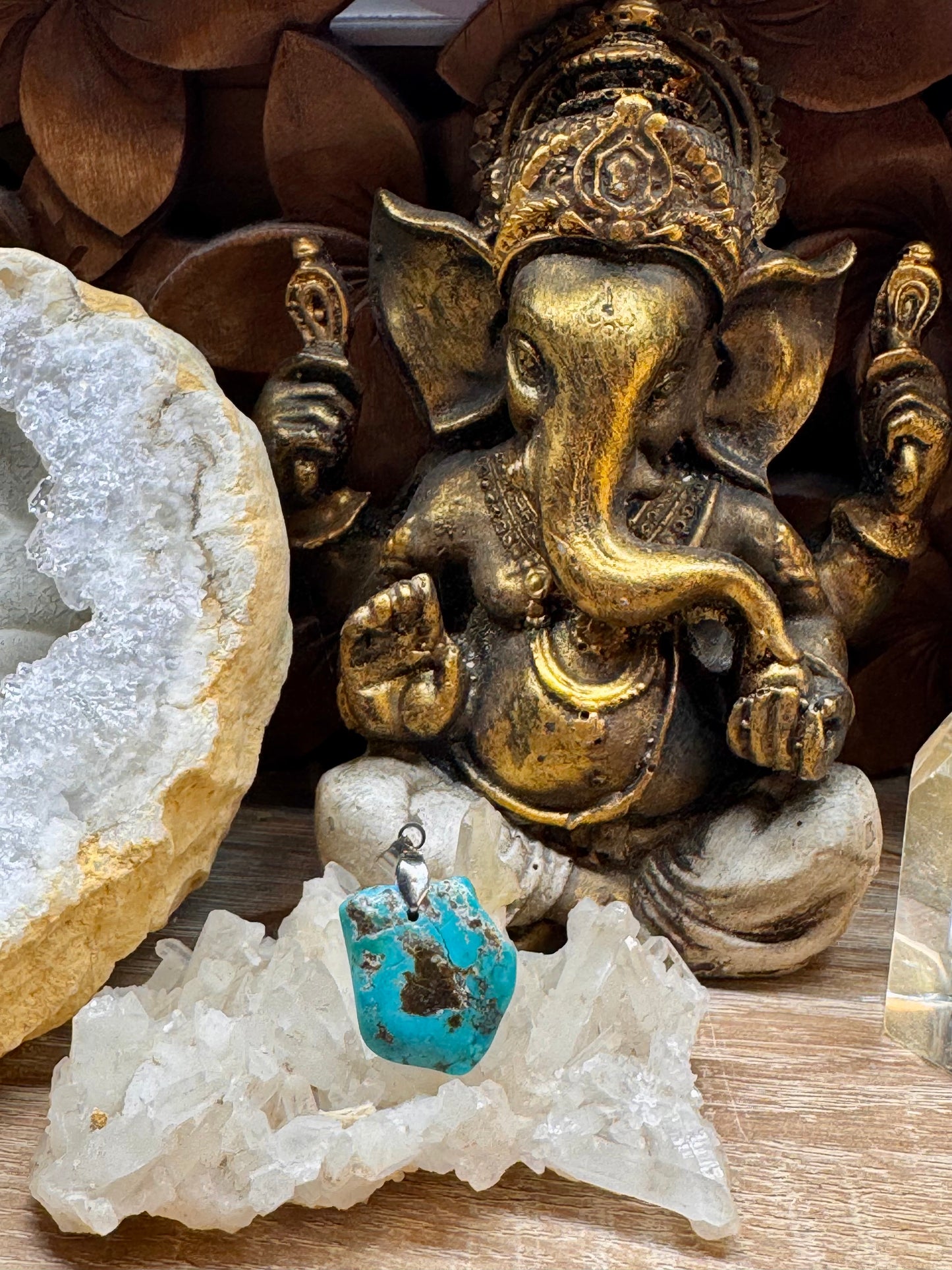Pendentif en turquoise stabilisée