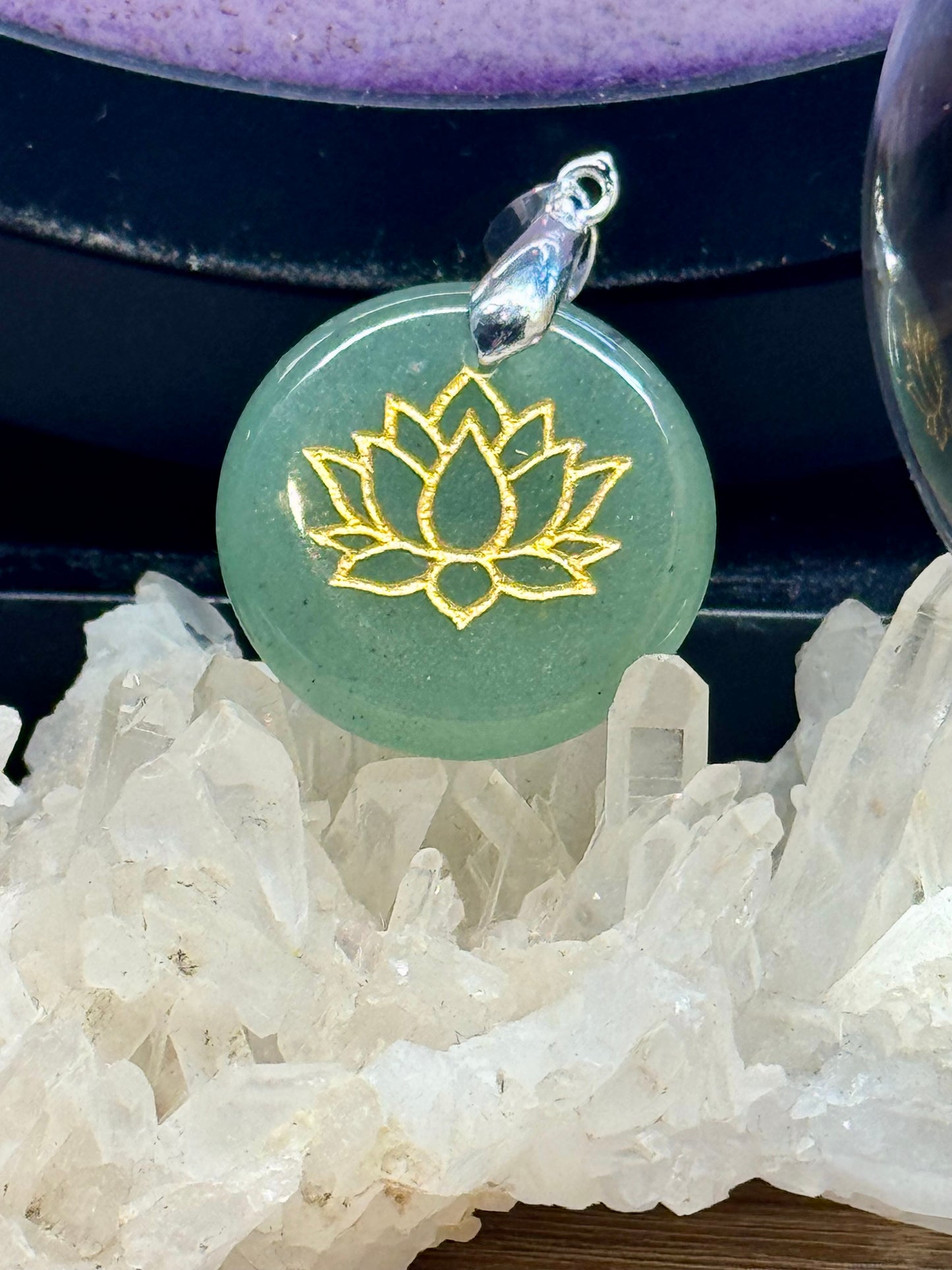 Pendentif en Aventurine verte 1 - Lotus
