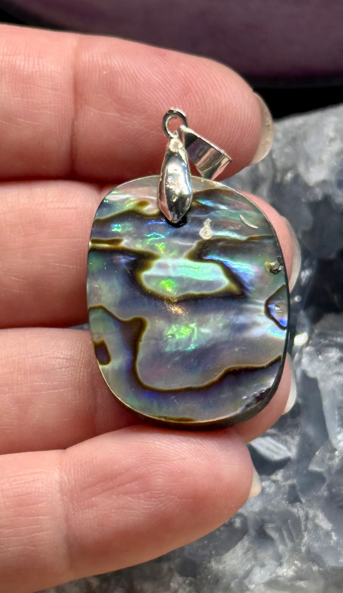 Pendentif d’abalone avec bélière en argent plaqué