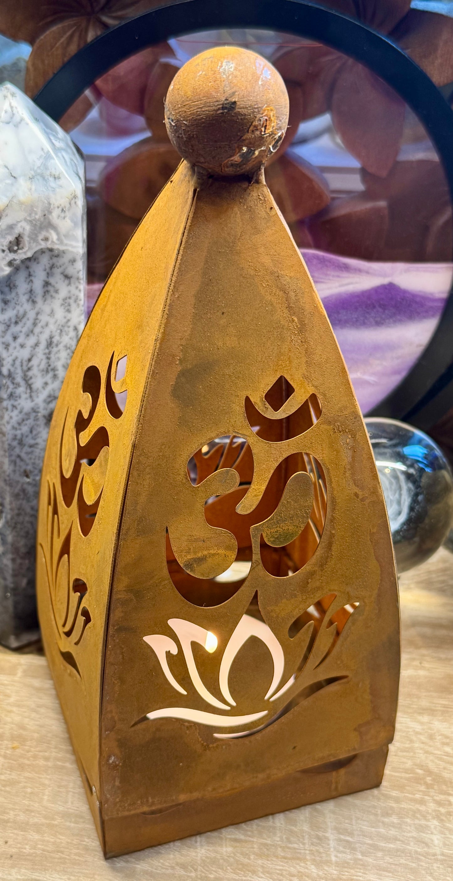 Bougeoir métallique Ôm et Fleur de Lotus