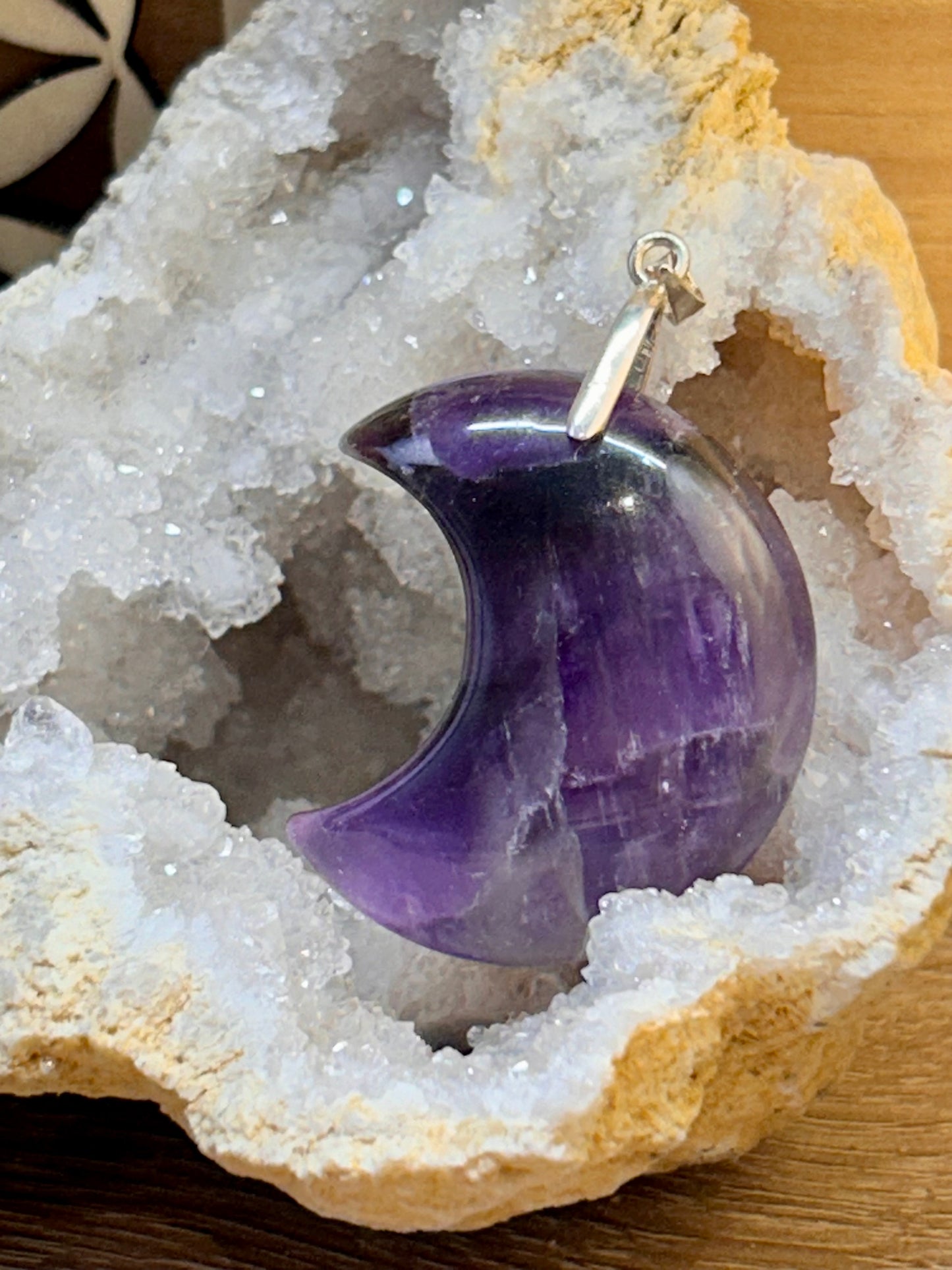 Pendentif en améthyste de croissant de lune