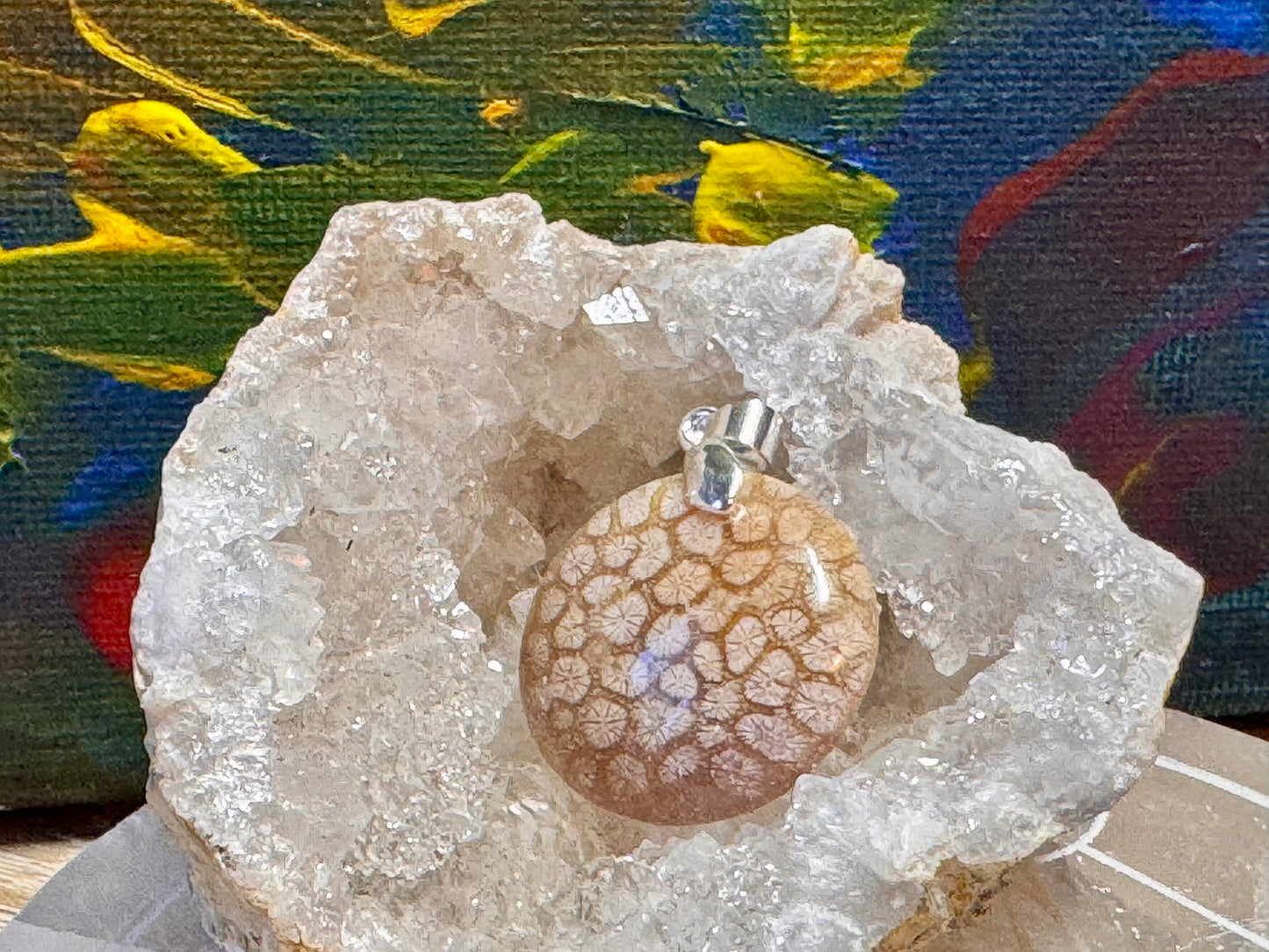 Pendentif de corail fossilisé