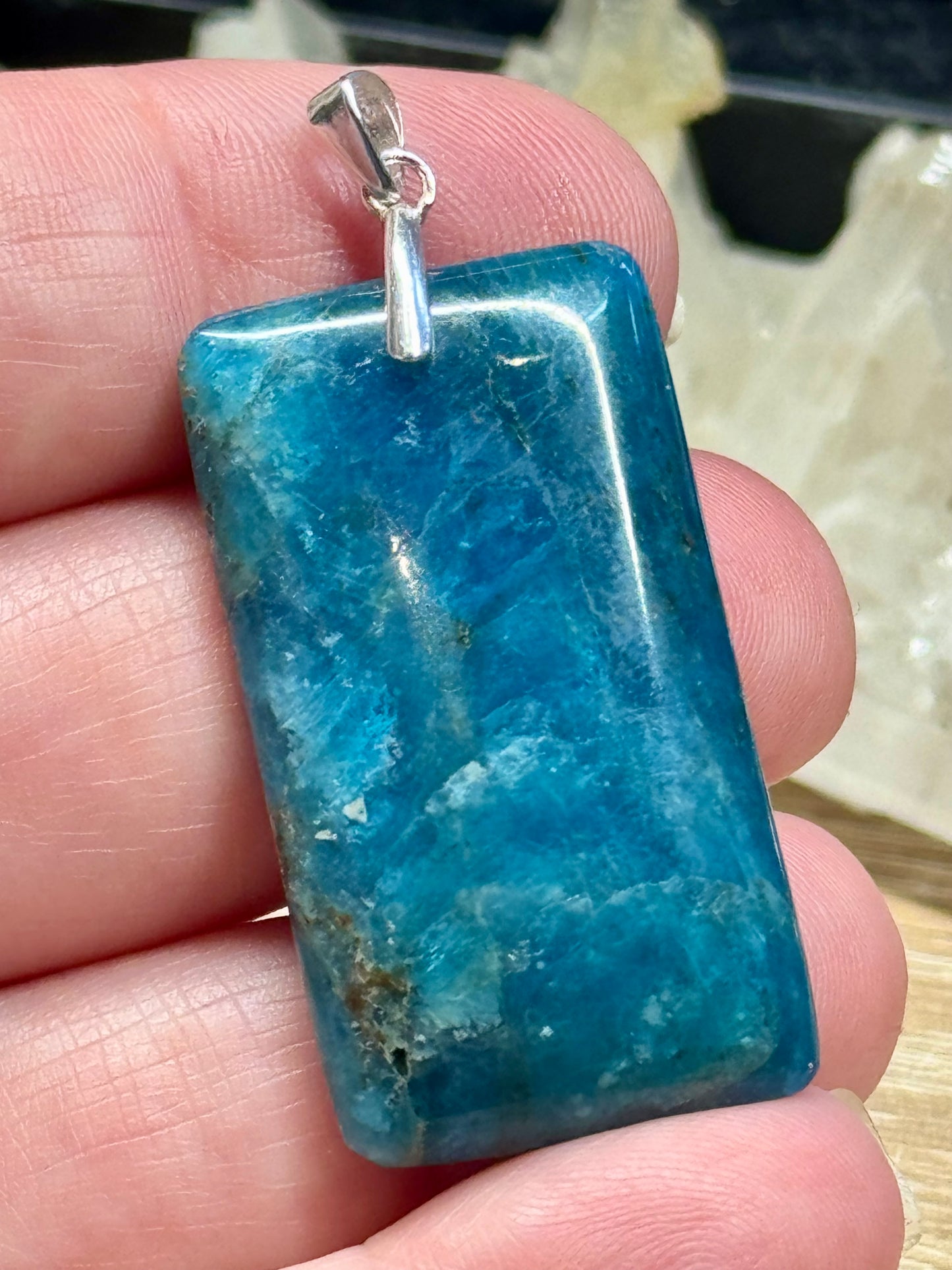 Pendentif d’Apatite Bleue