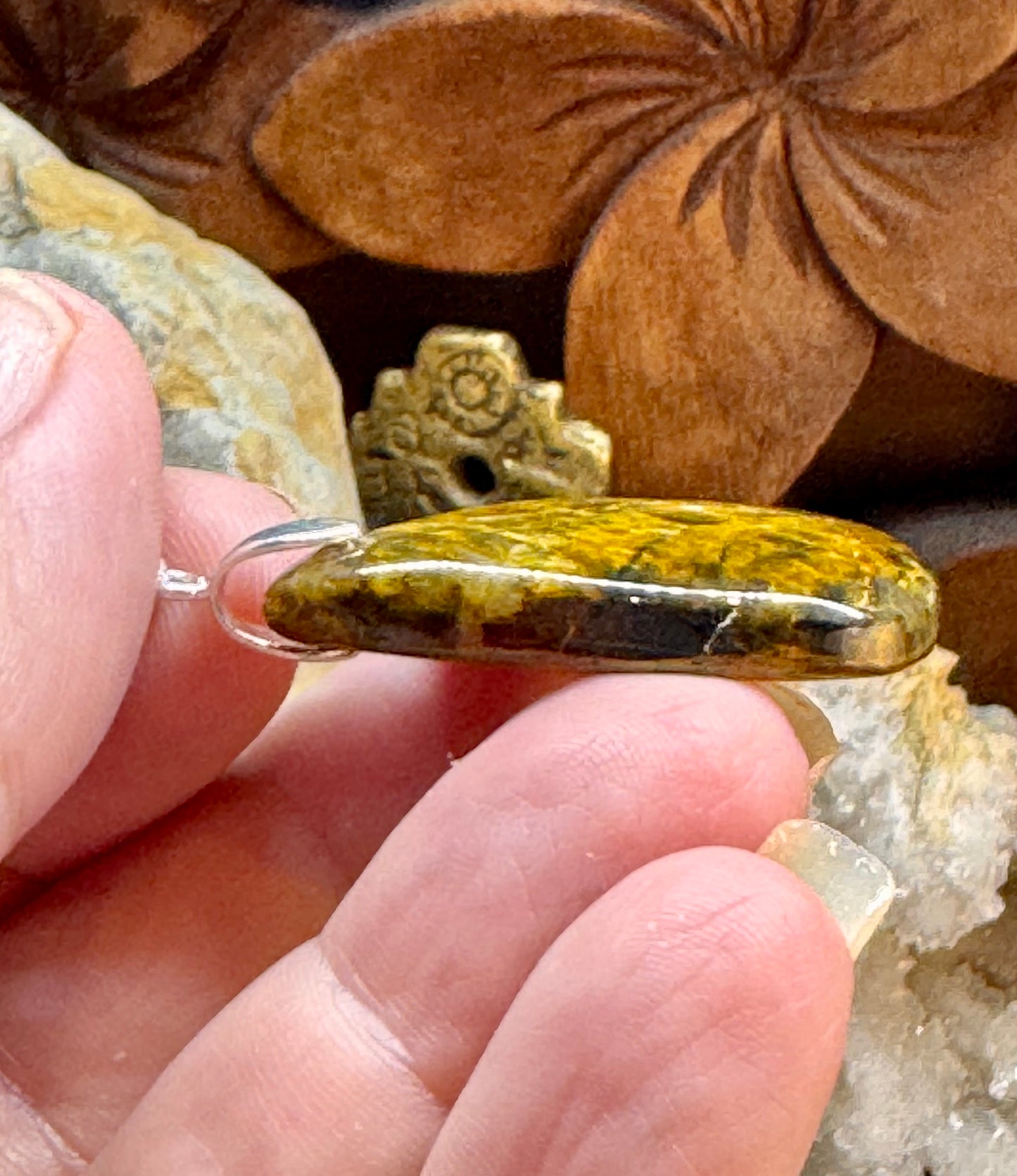 Pendentif de nellite