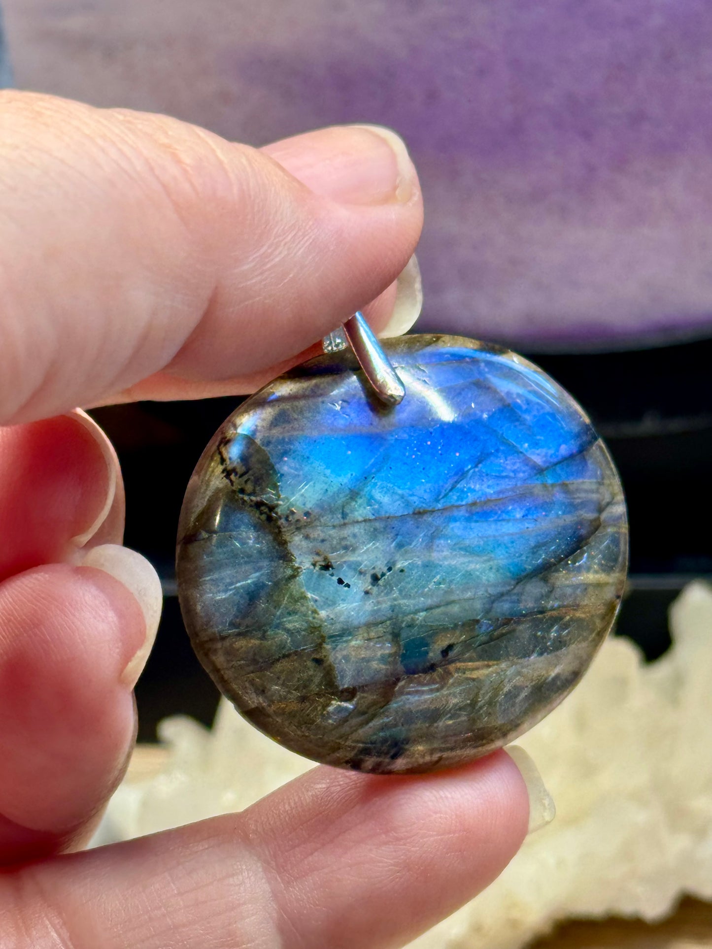 Pendentif de labradorite couché