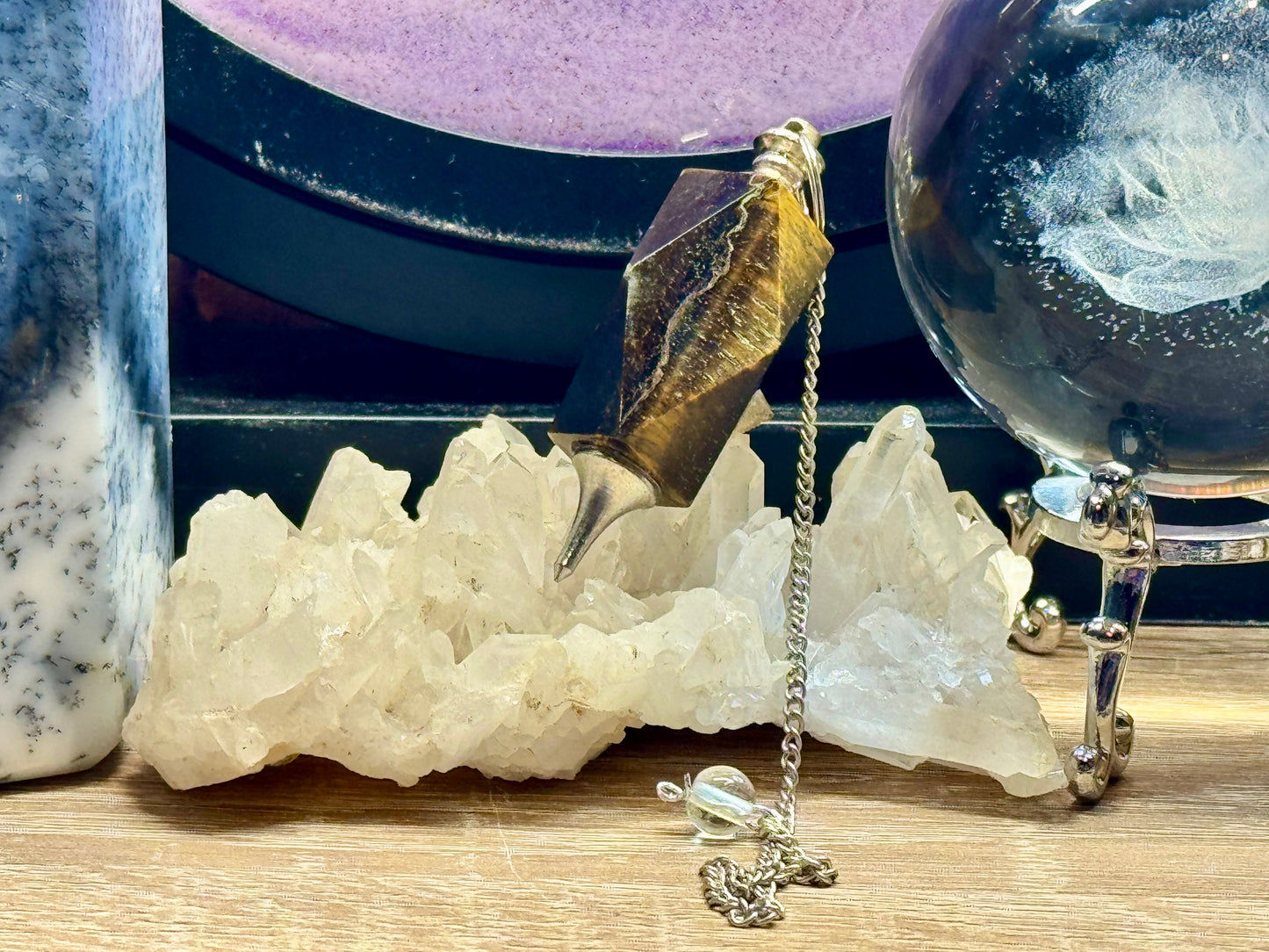 Pendule à facettes en Oeil de tigre