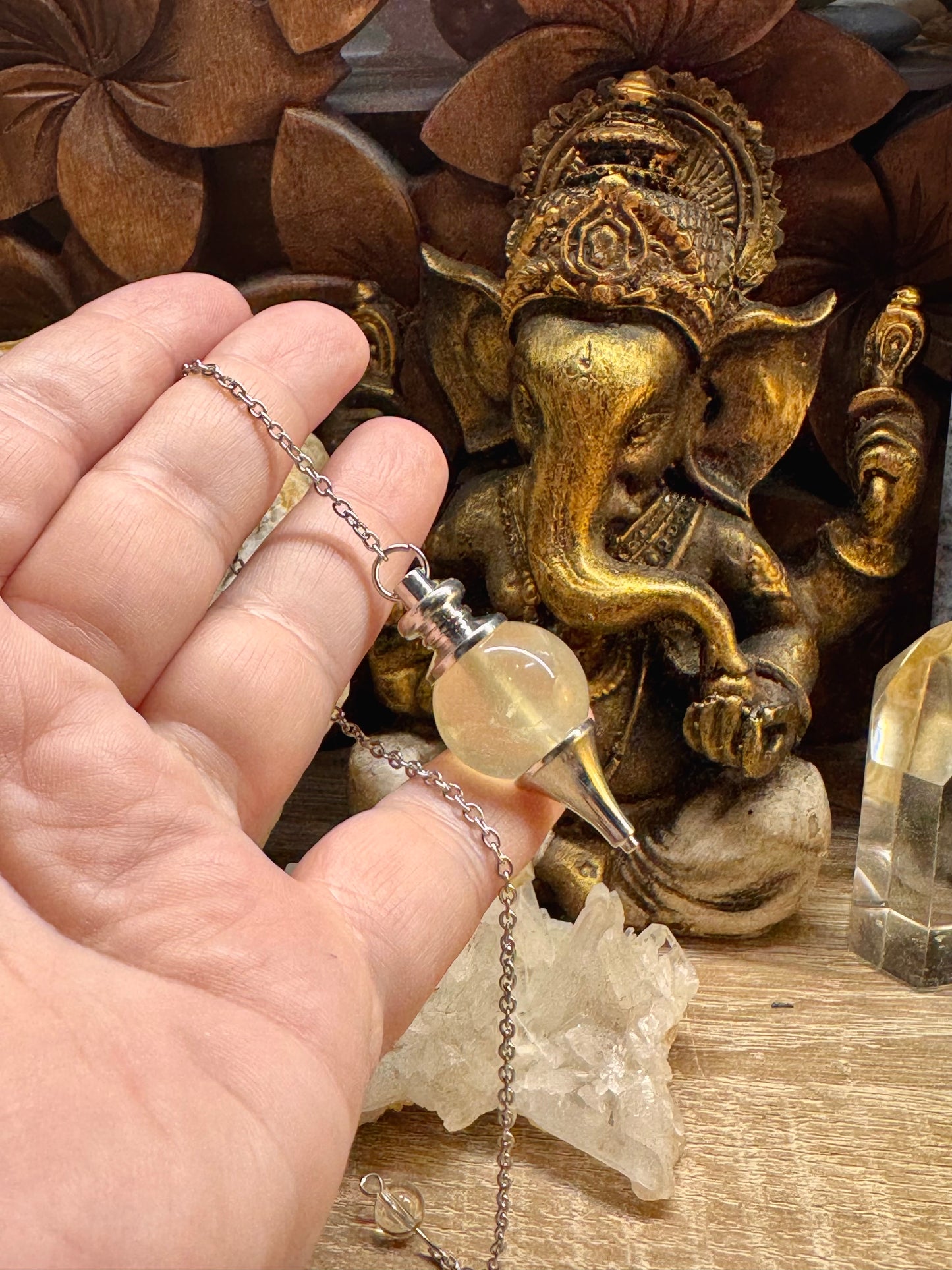 Pendule sphérique en citrine