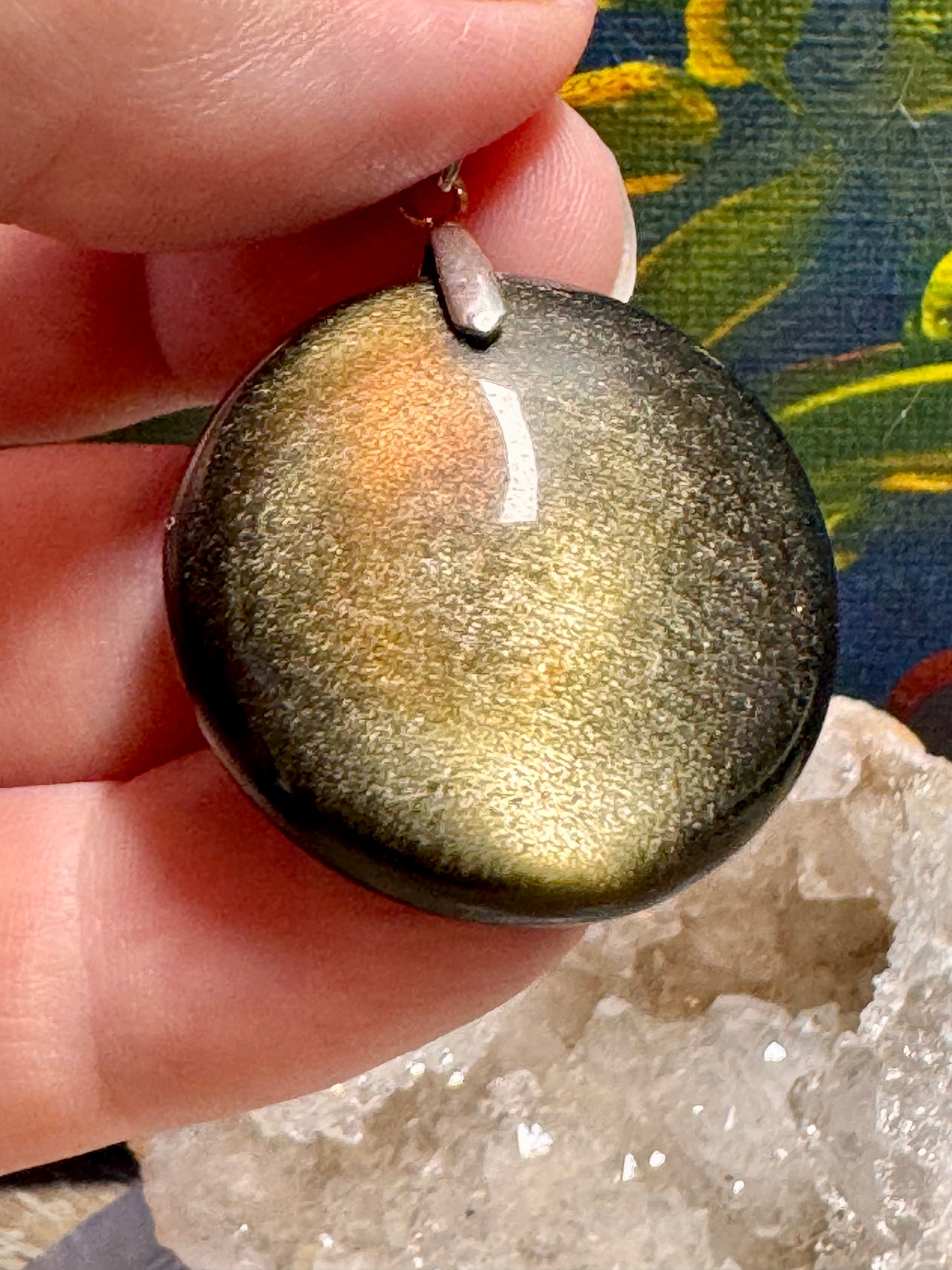 Pendentif en obsidienne dorée