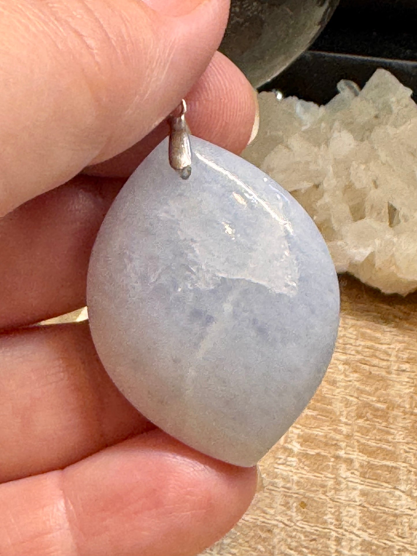 Pendentif de calcite bleue