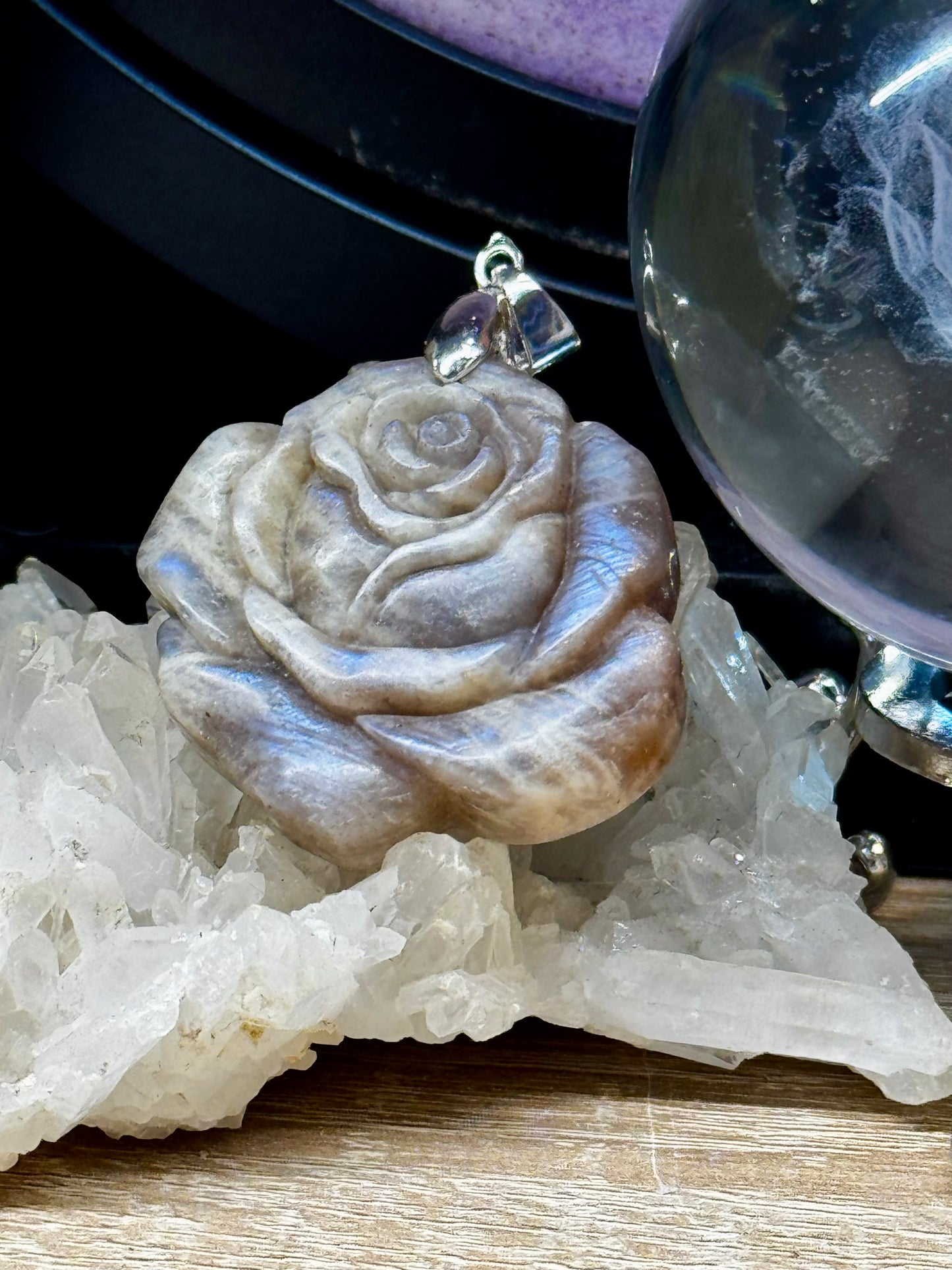 Pendentif en Pierre de lune - Forme de Rose